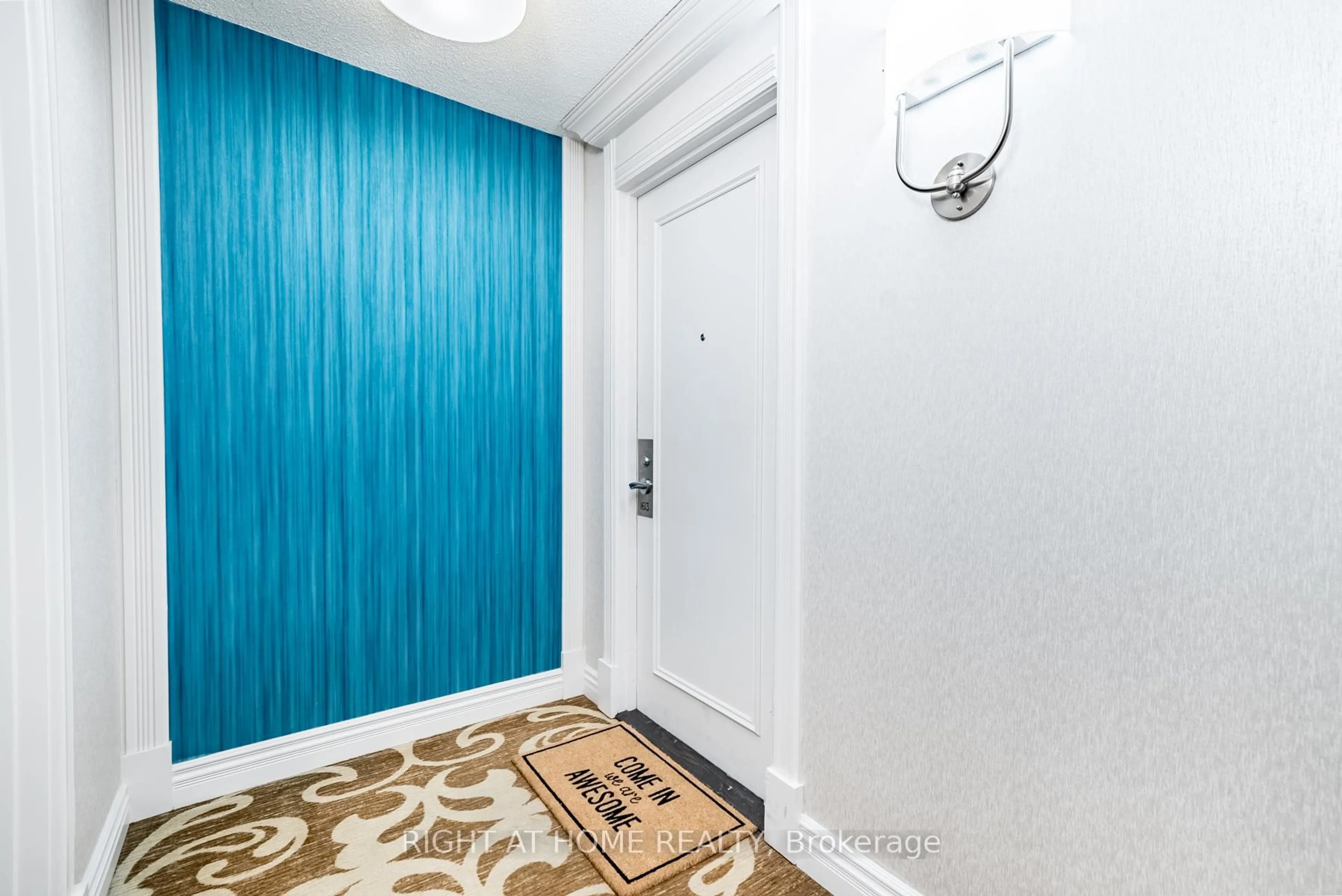 Indoor entryway for 1000 The Esplanade #1613, Pickering Ontario L1V 6V4