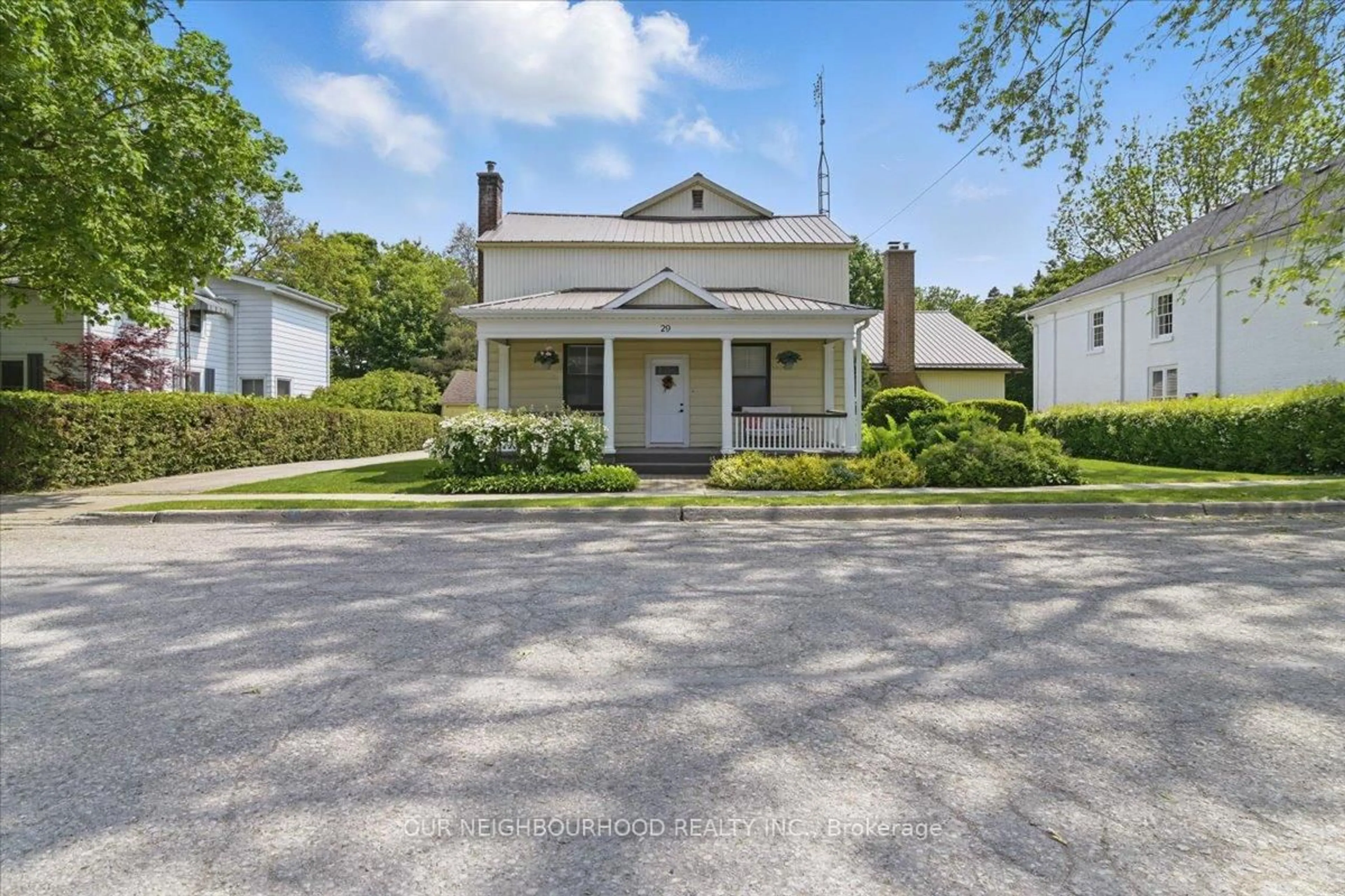 A pic from outside/outdoor area/front of a property/back of a property/a pic from drone, street for 29 Park St, Clarington Ontario L0B 1M0