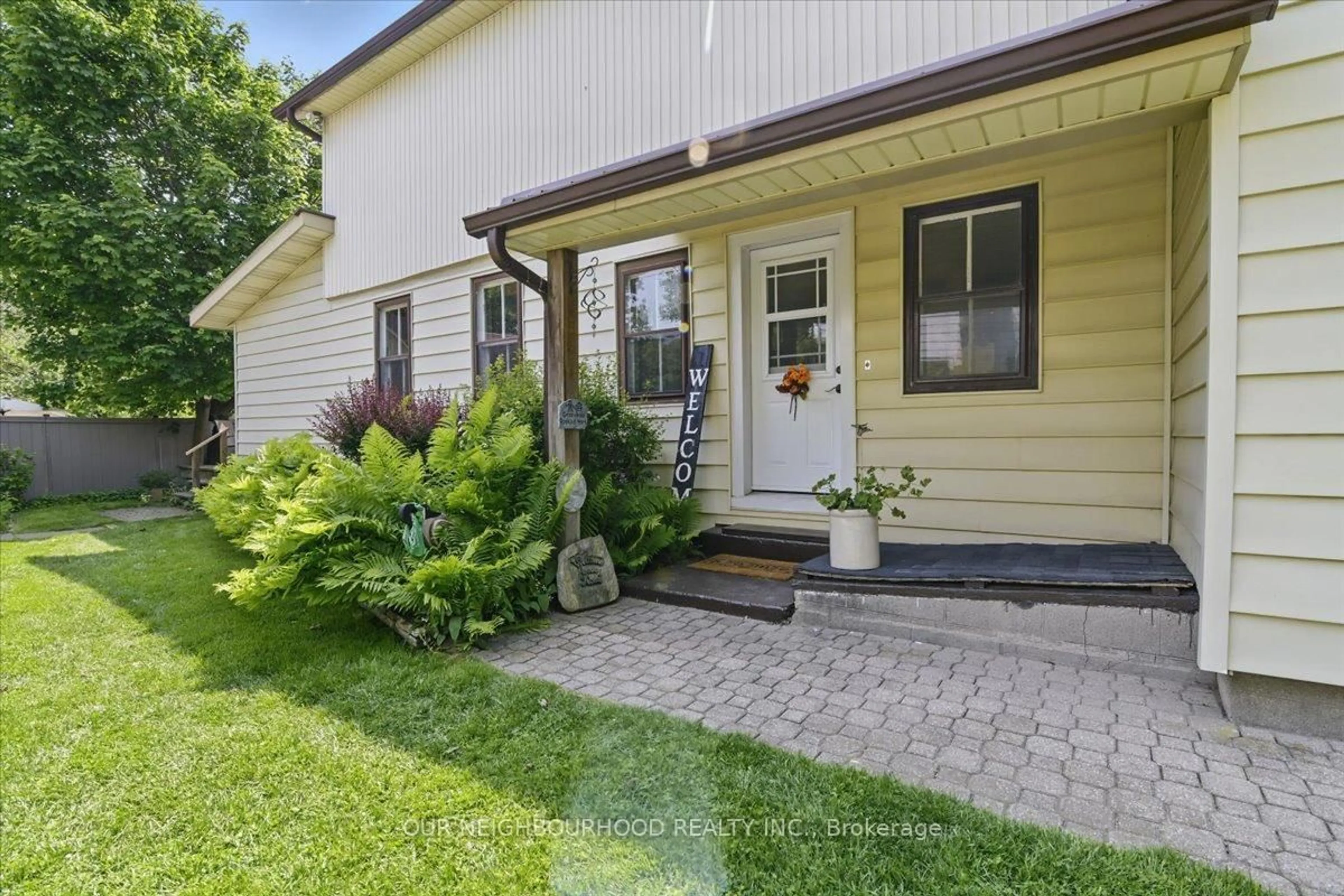 Patio, street for 29 Park St, Clarington Ontario L0B 1M0