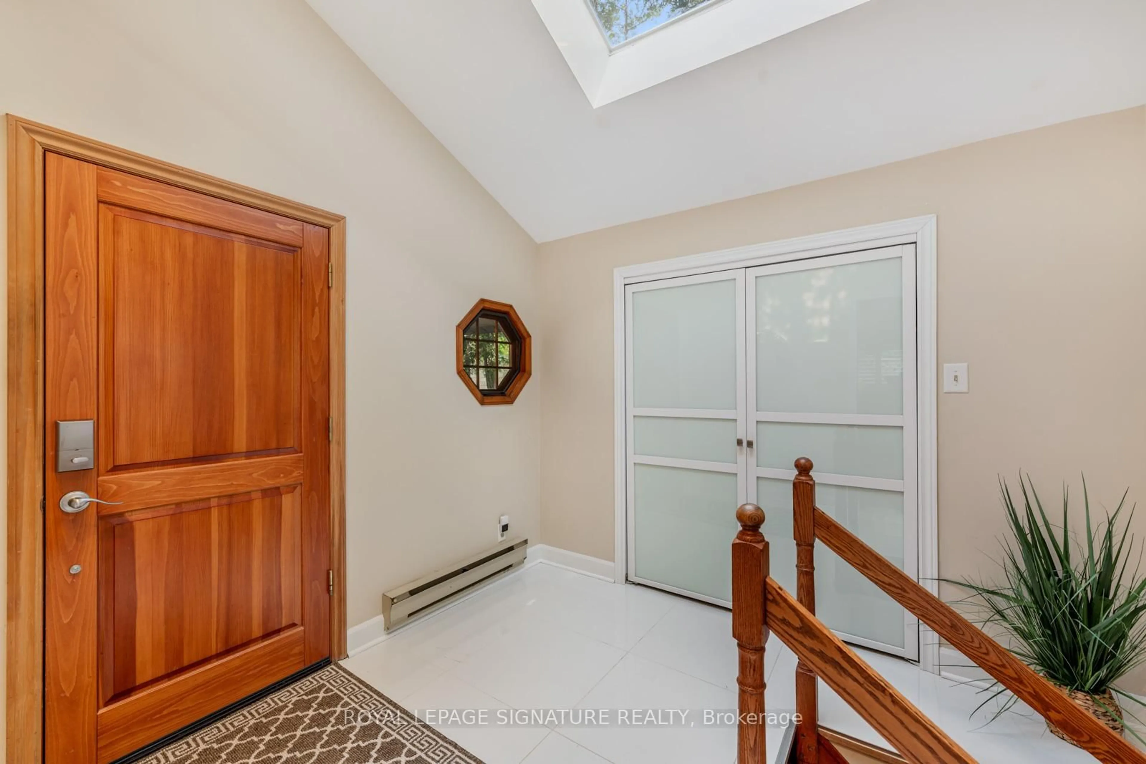 Indoor entryway for 58 Par Ave, Toronto Ontario M1G 2G6