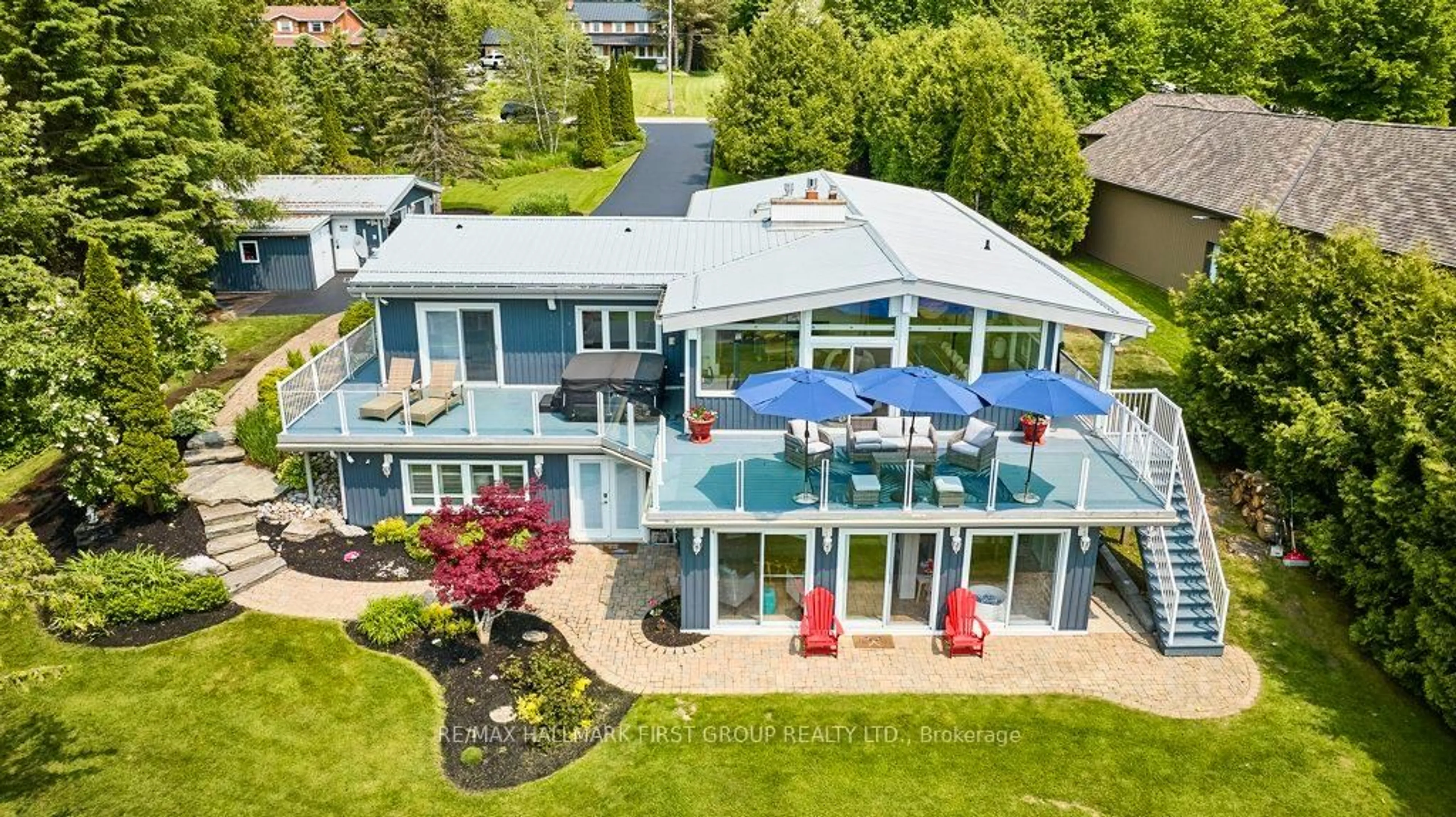 A pic from outside/outdoor area/front of a property/back of a property/a pic from drone, water/lake/river/ocean view for 6 Ambleside Dr, Scugog Ontario L9L 1B4