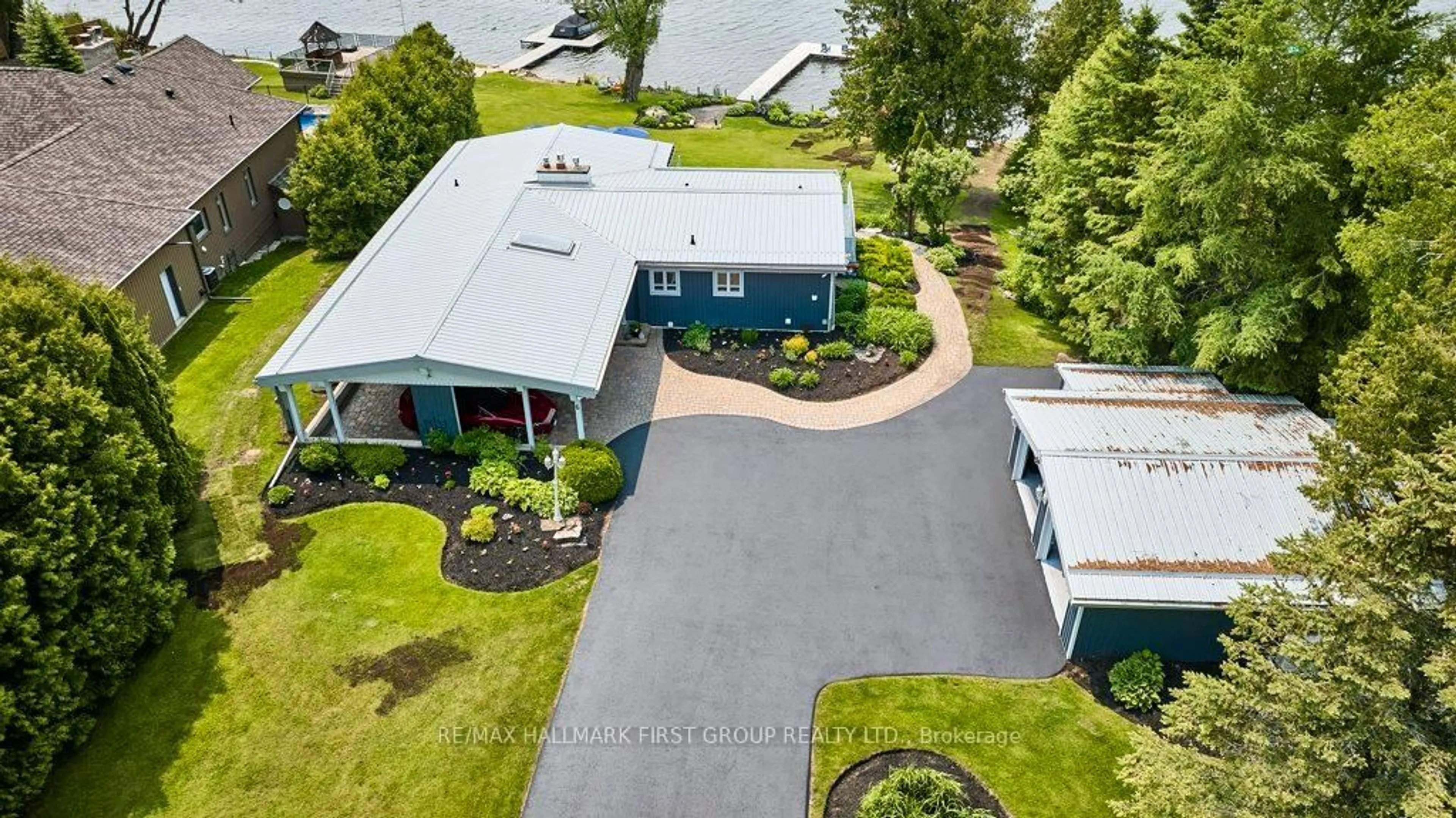 A pic from outside/outdoor area/front of a property/back of a property/a pic from drone, unknown for 6 Ambleside Dr, Scugog Ontario L9L 1B4