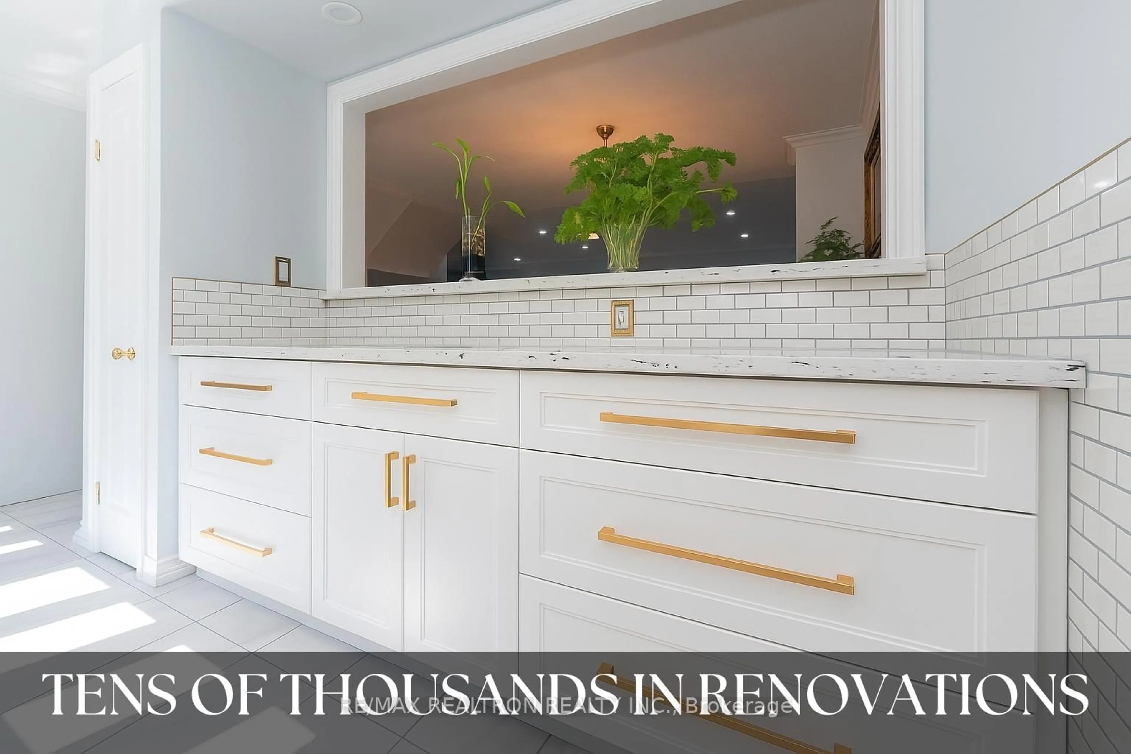 Contemporary bathroom, ceramic/tile floor for 90 Wingarden Crt #190, Toronto Ontario M1B 2K3