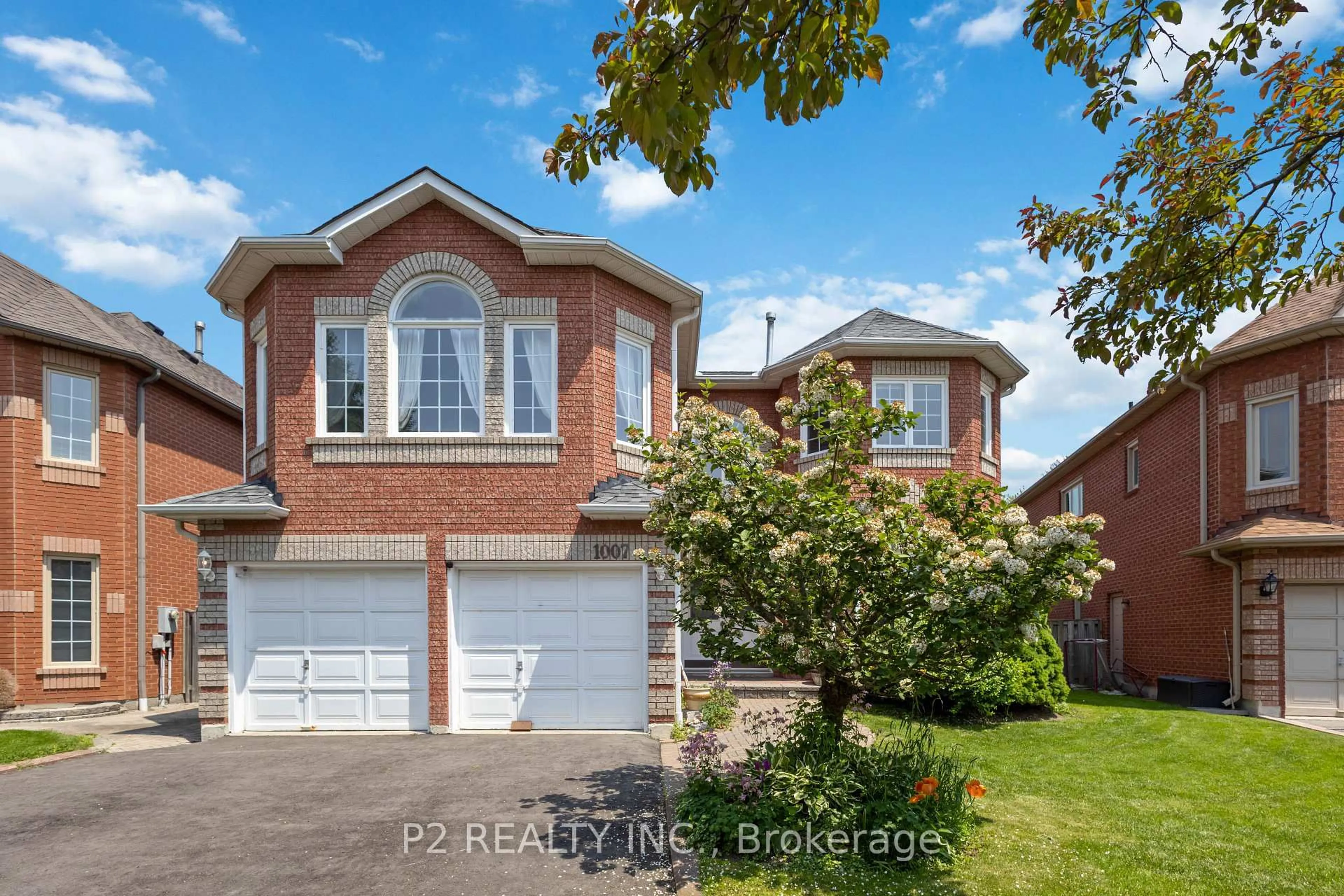 Home with brick exterior material, street for 1007 Lytton Crt, Pickering Ontario L1W 3Z2