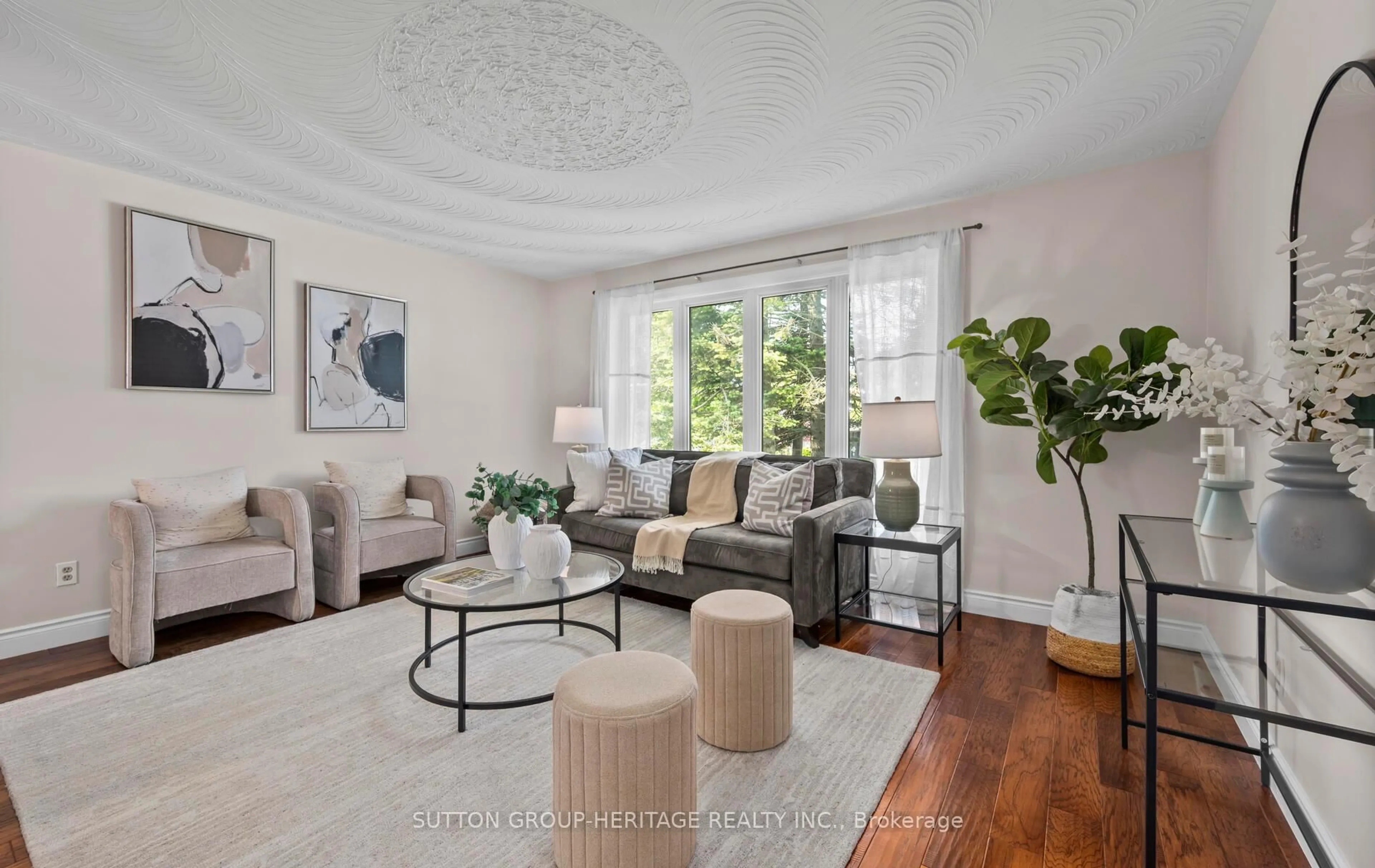 Living room with furniture, unknown for 39 Scott St, Whitby Ontario L1N 3L2