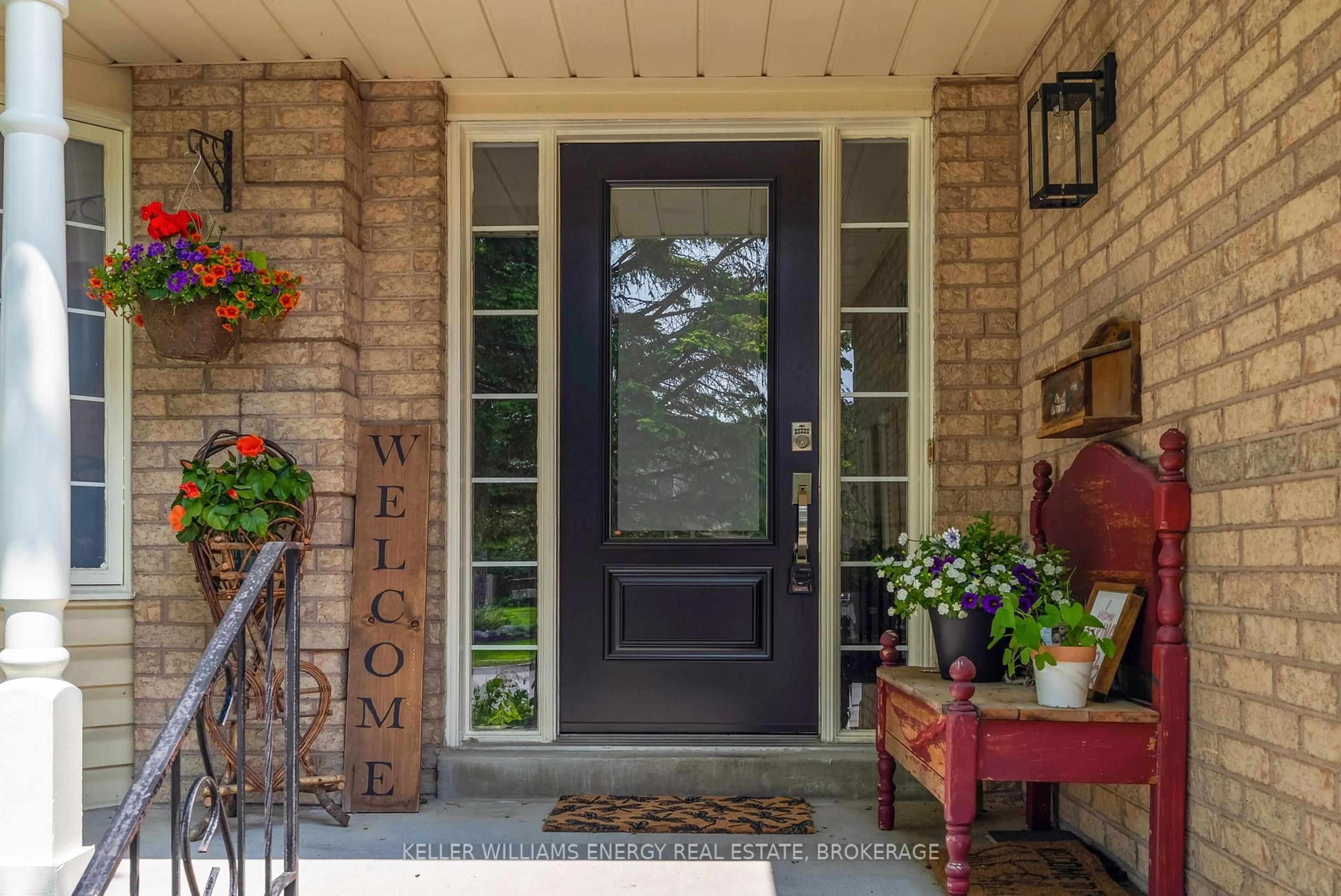 Indoor entryway for 2 Resnik Dr, Clarington Ontario L1B 1K5