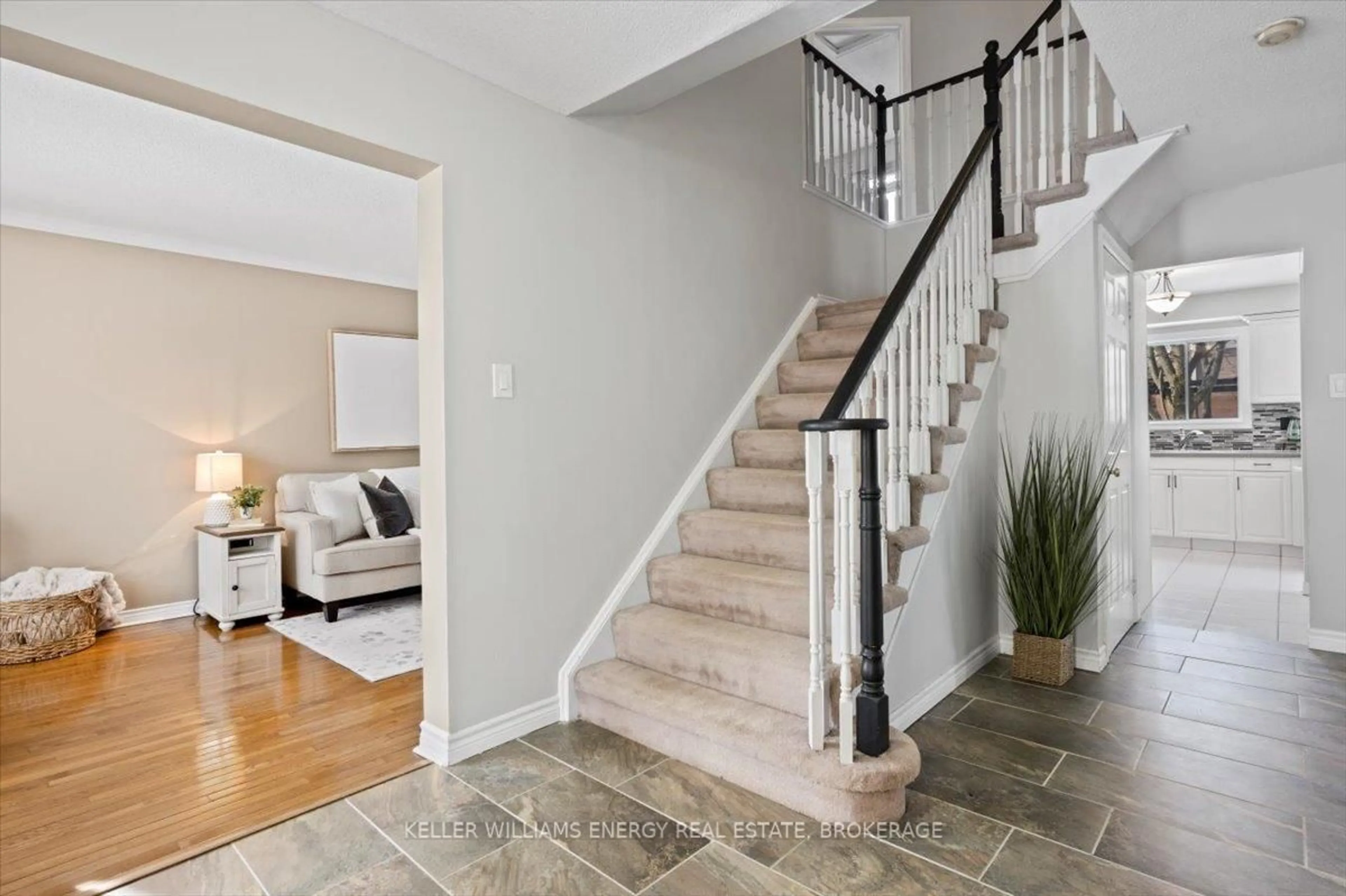 Unknown for 2 Resnik Dr, Clarington Ontario L1B 1K5