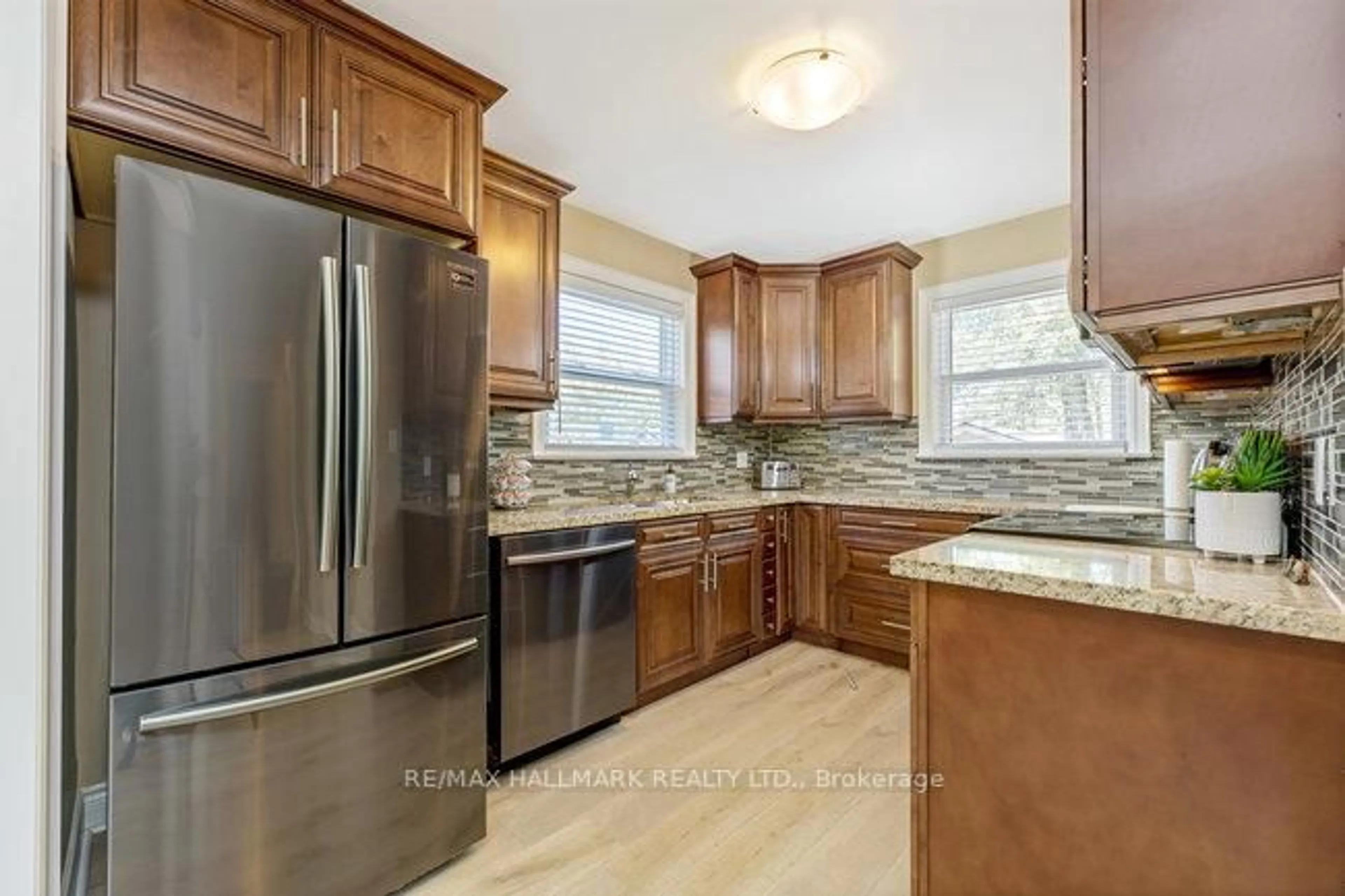 Open concept kitchen, unknown for 142 Meighen Ave, Toronto Ontario M4B 2H9