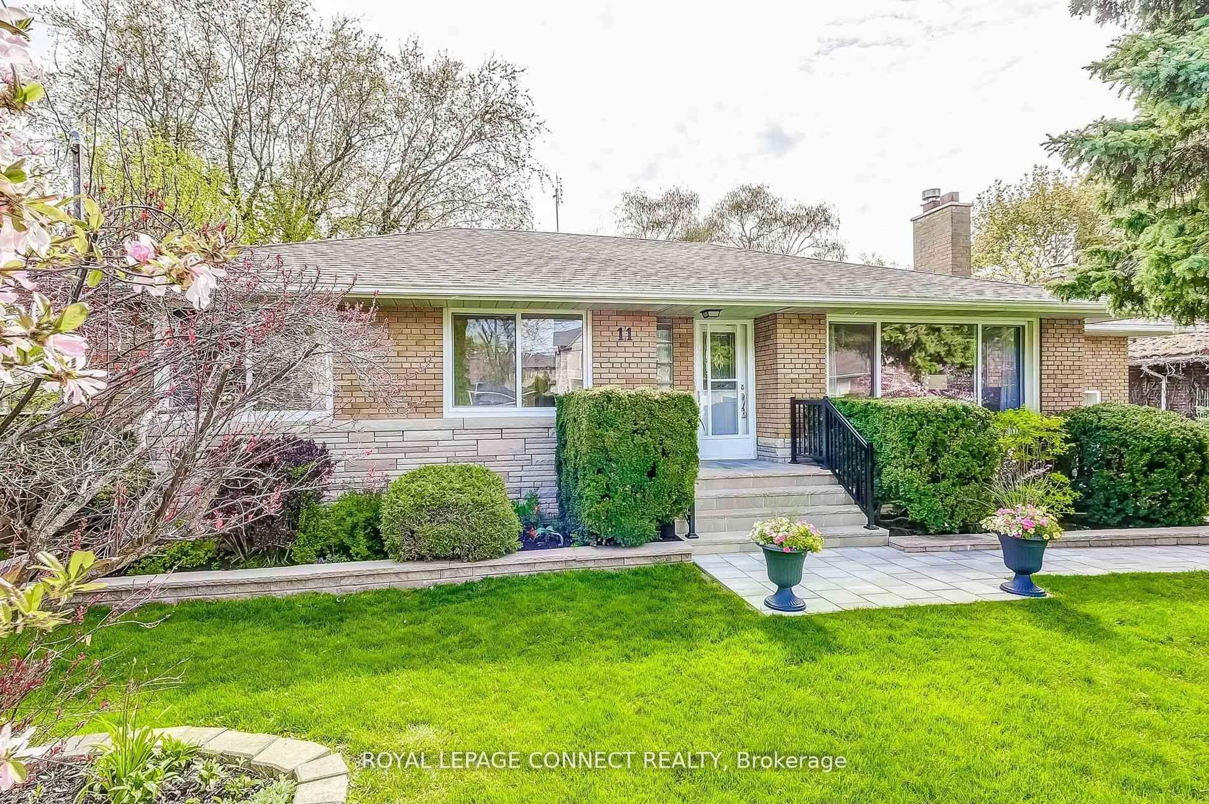 Home with brick exterior material, street for 11 McNab Blvd, Toronto Ontario M1M 2W3