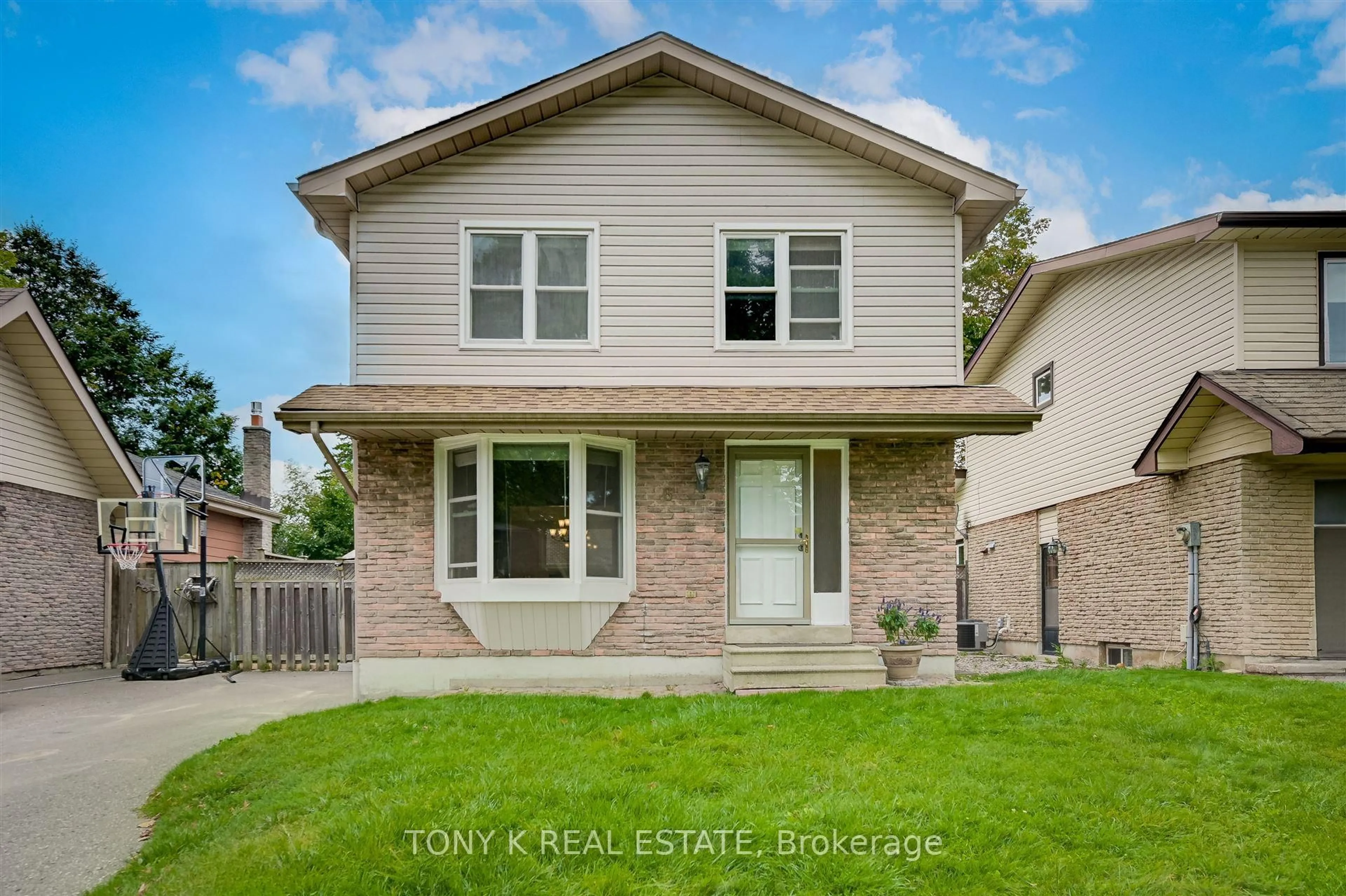 Home with brick exterior material, street for 6 Mozart Crt, Whitby Ontario L1N 5N5