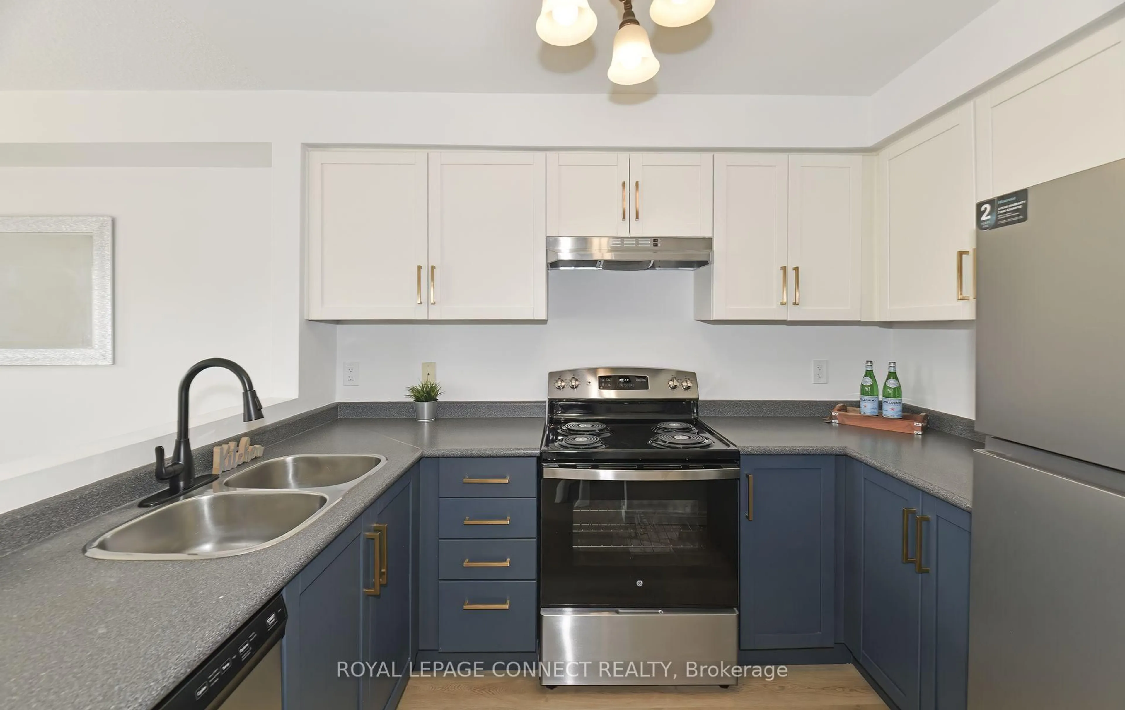 Standard kitchen, unknown for 85 SPRUCEDALE Way, Whitby Ontario L1N 9T9