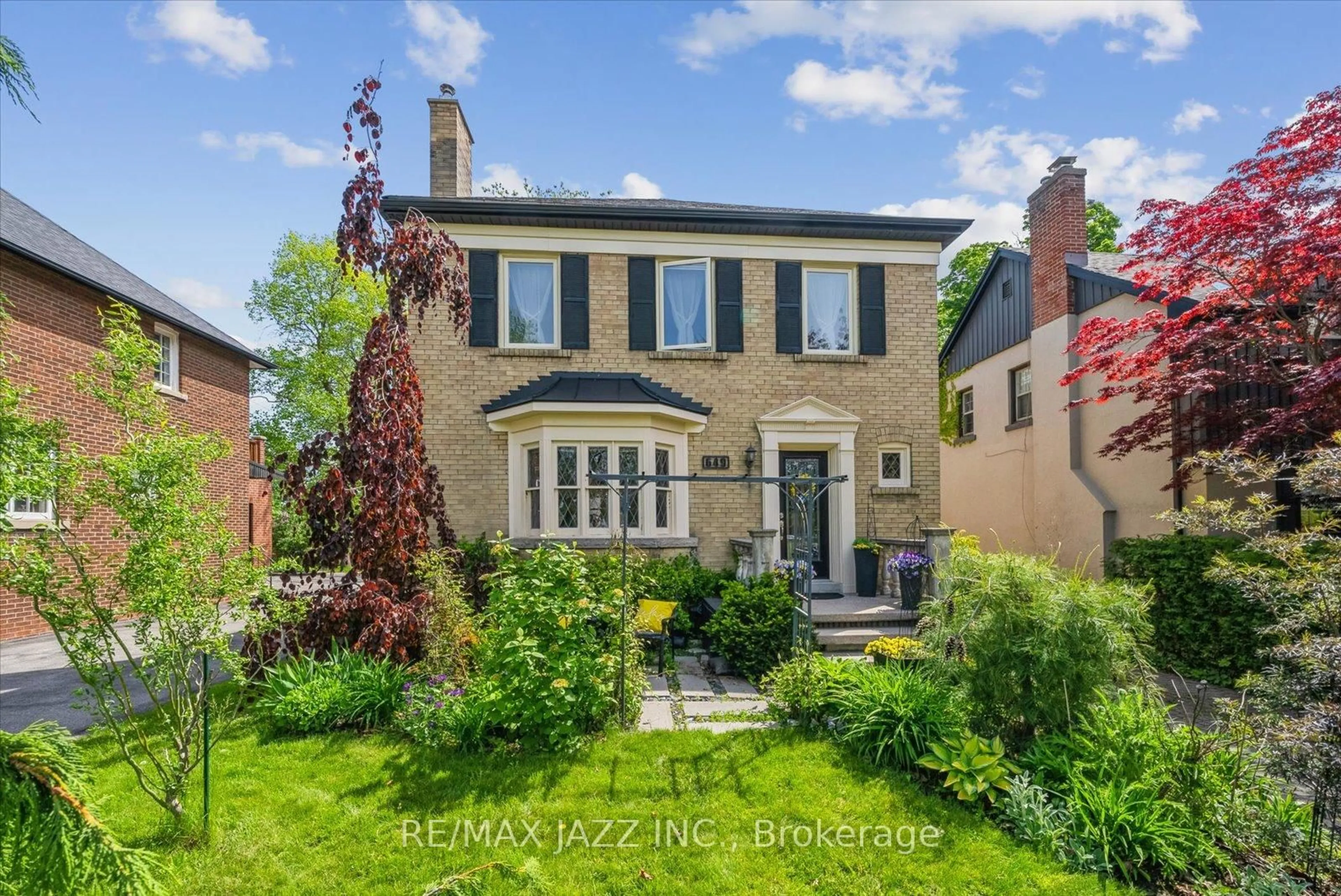 Home with brick exterior material, street for 649 Masson St, Oshawa Ontario L1G 5A4