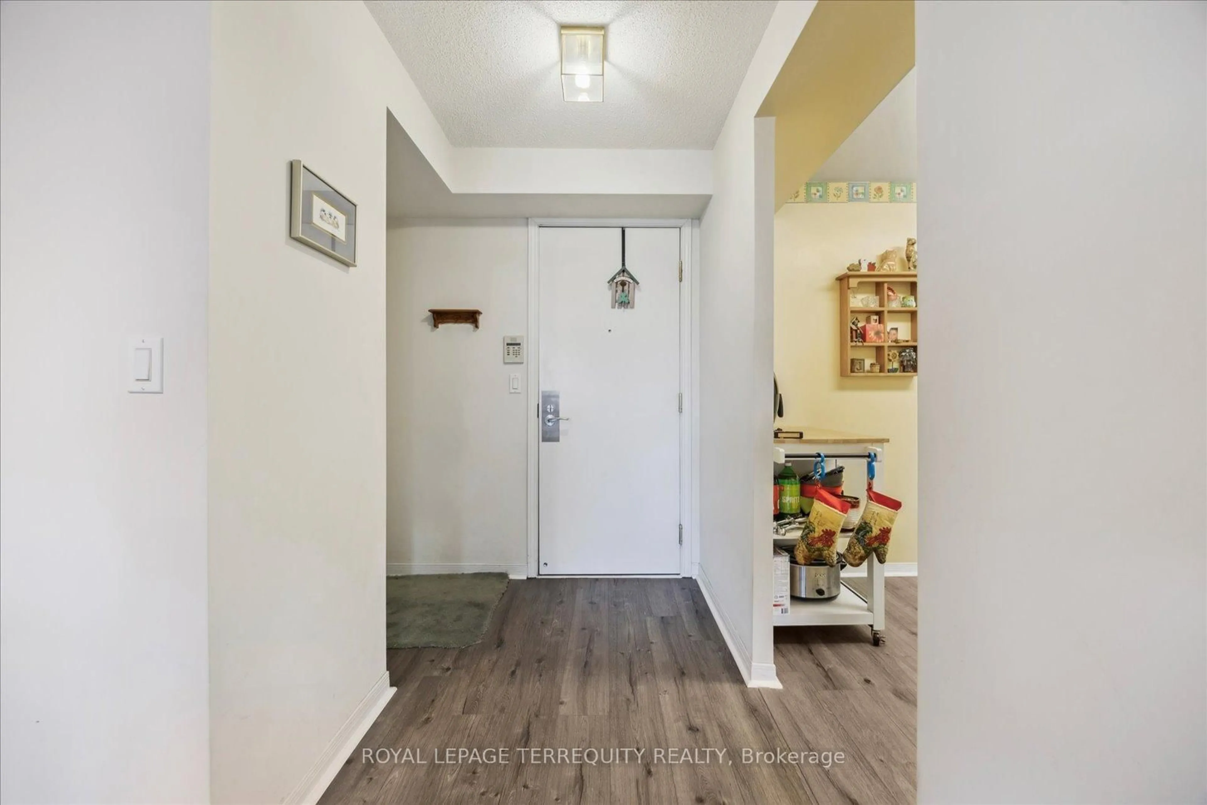 Indoor entryway for 1000 The Esplanade #316, Pickering Ontario L1V 6V4
