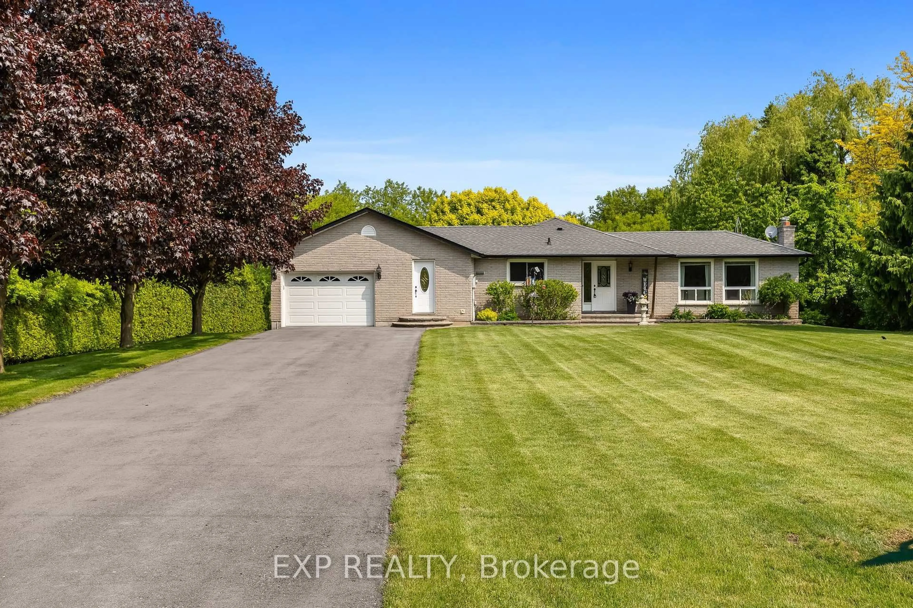A pic from outside/outdoor area/front of a property/back of a property/a pic from drone, street for 1742 Pebblestone Rd, Clarington Ontario L1E 2L4