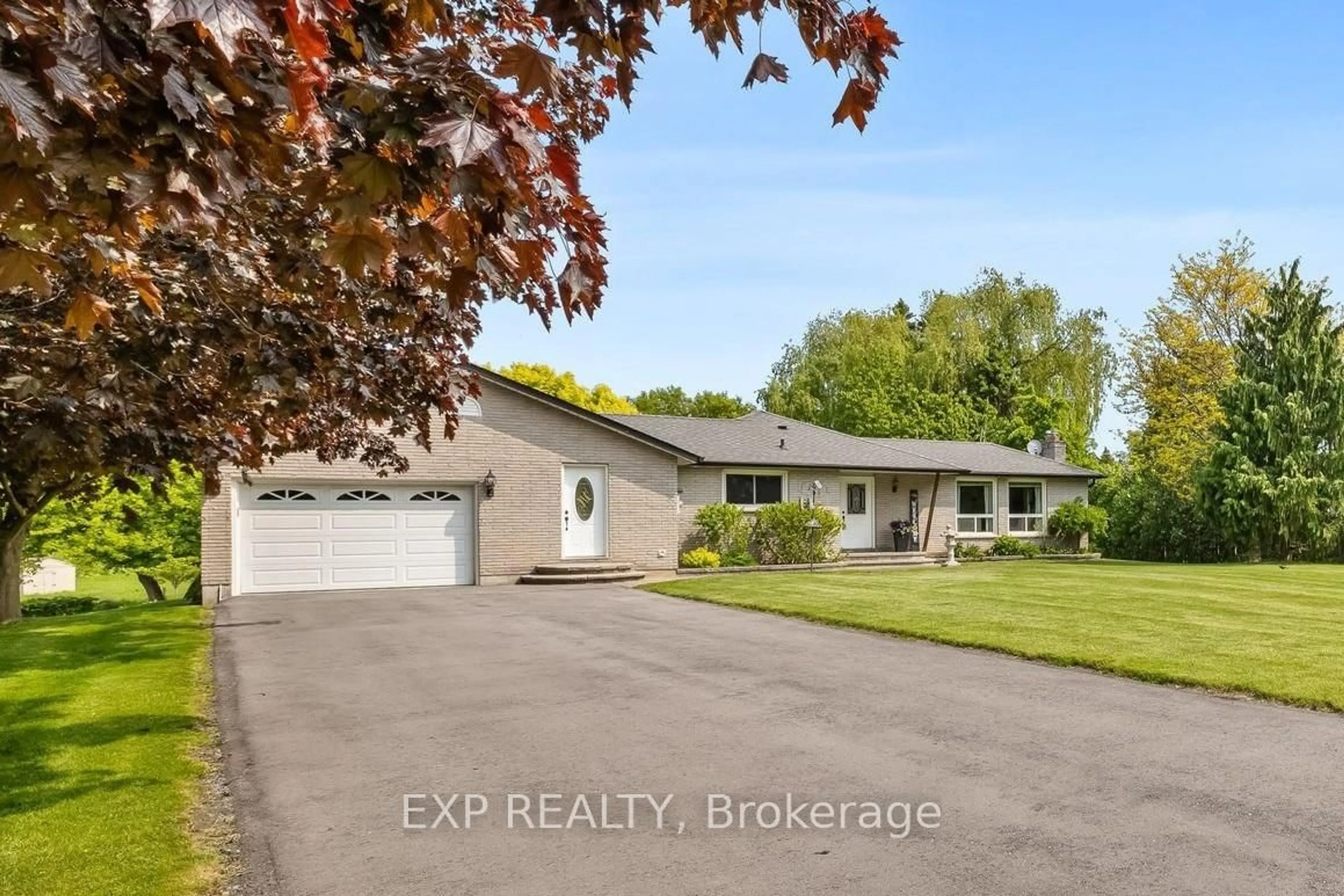 A pic from outside/outdoor area/front of a property/back of a property/a pic from drone, street for 1742 Pebblestone Rd, Clarington Ontario L1E 2L4