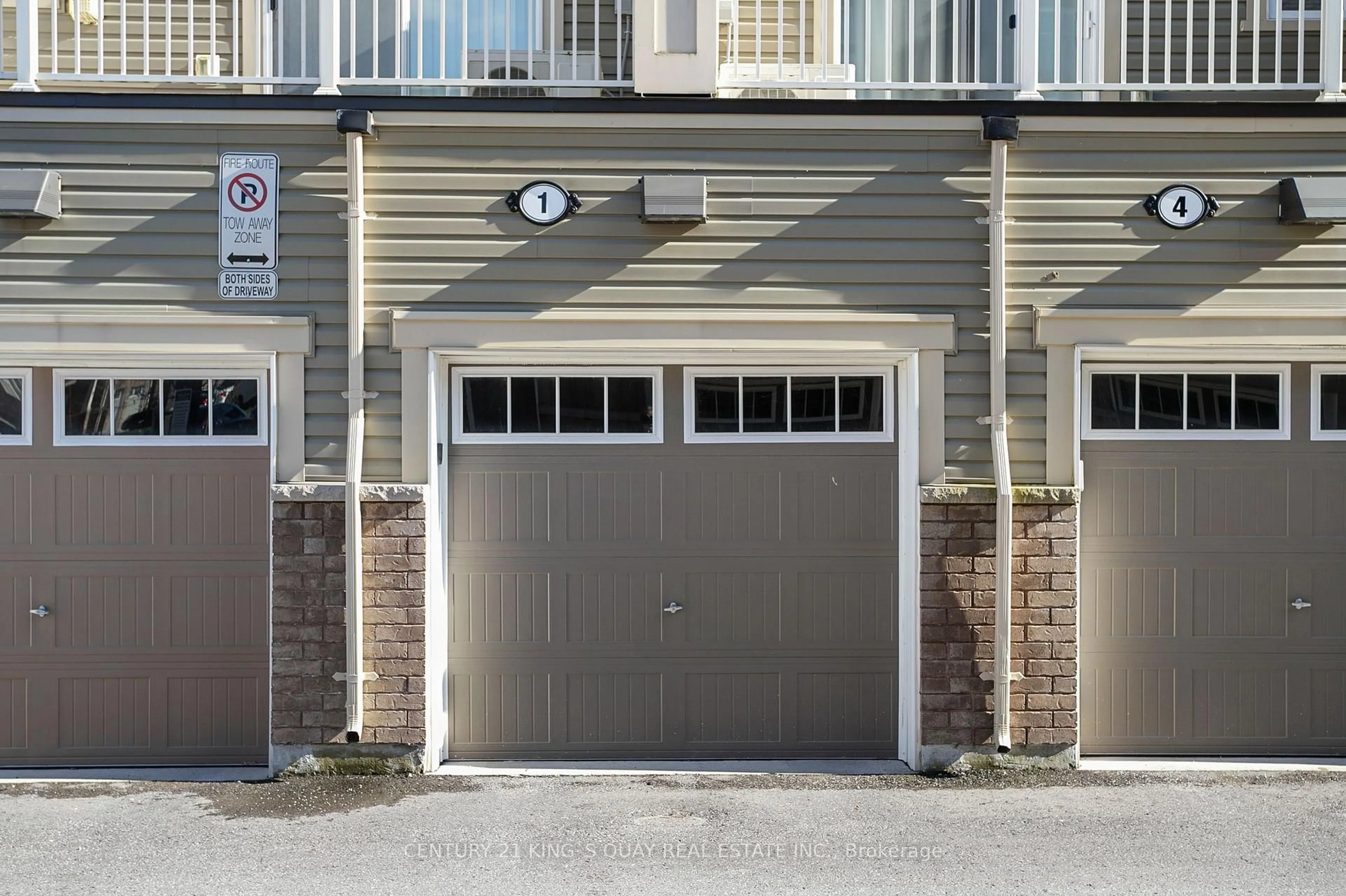 Indoor garage for 2500 Hill Rise Crt #1, Oshawa Ontario L1L 0M6