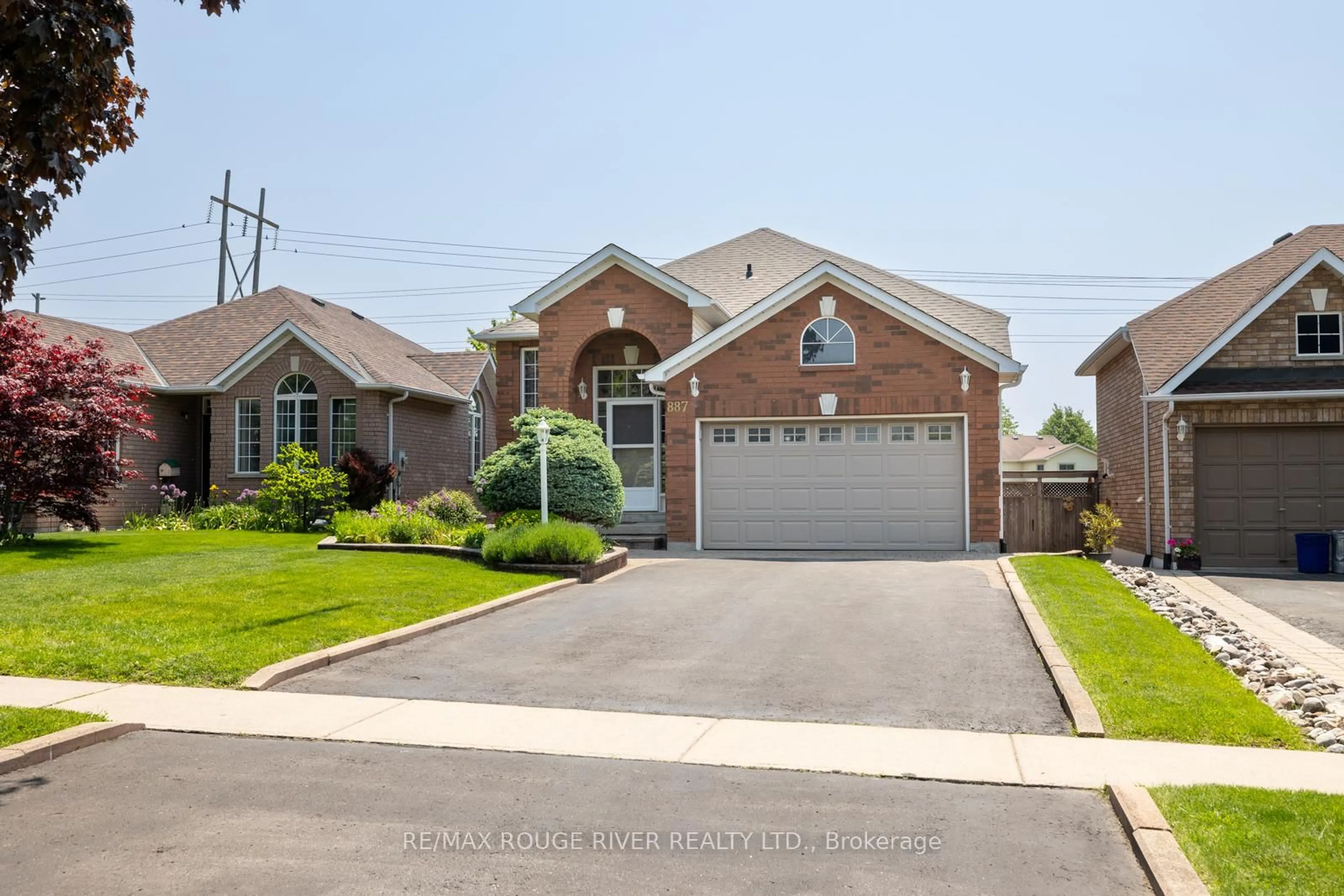 Home with brick exterior material, street for 887 Beatrice St, Oshawa Ontario L1K 2H8