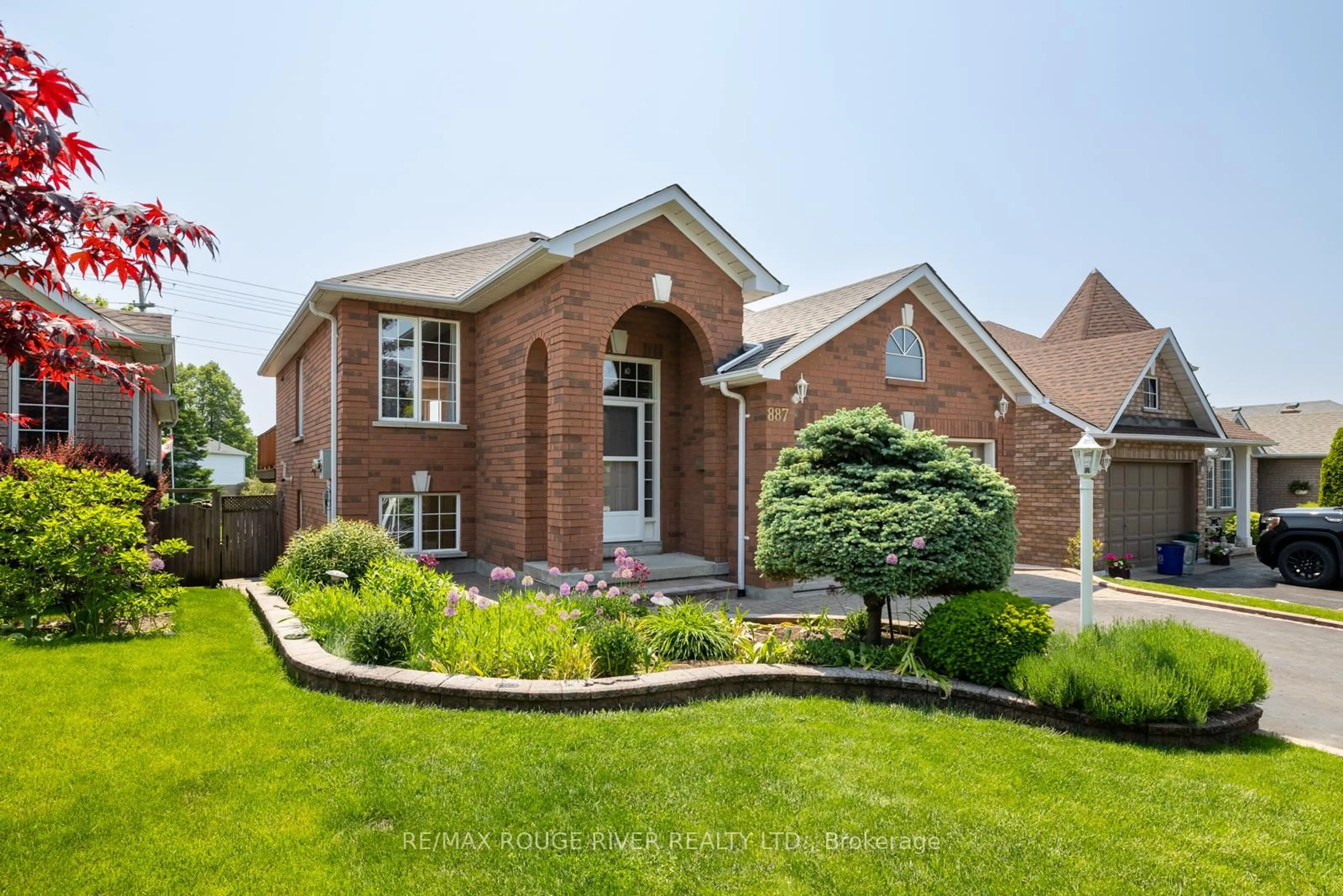 Home with brick exterior material, street for 887 Beatrice St, Oshawa Ontario L1K 2H8
