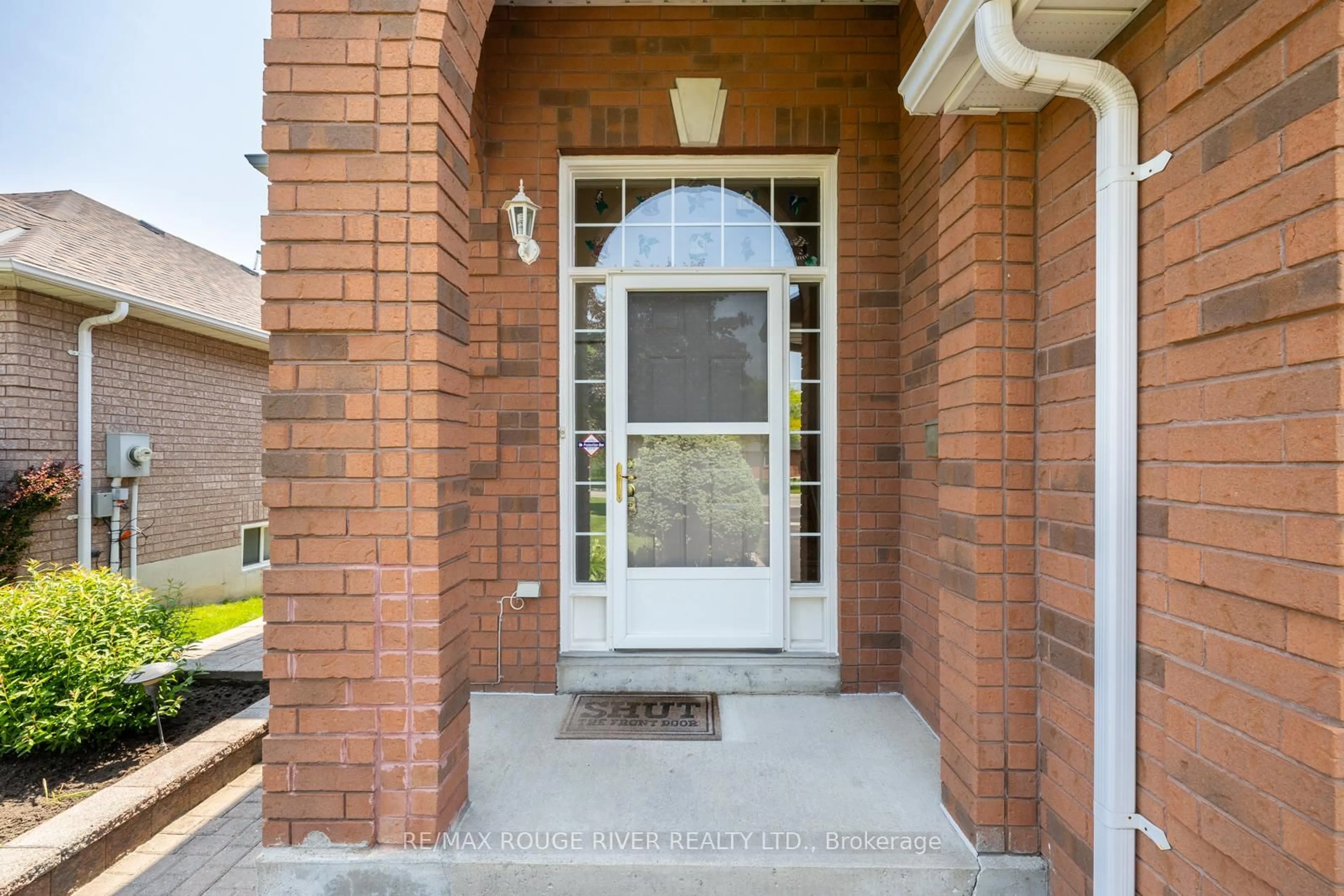 Unknown for 887 Beatrice St, Oshawa Ontario L1K 2H8