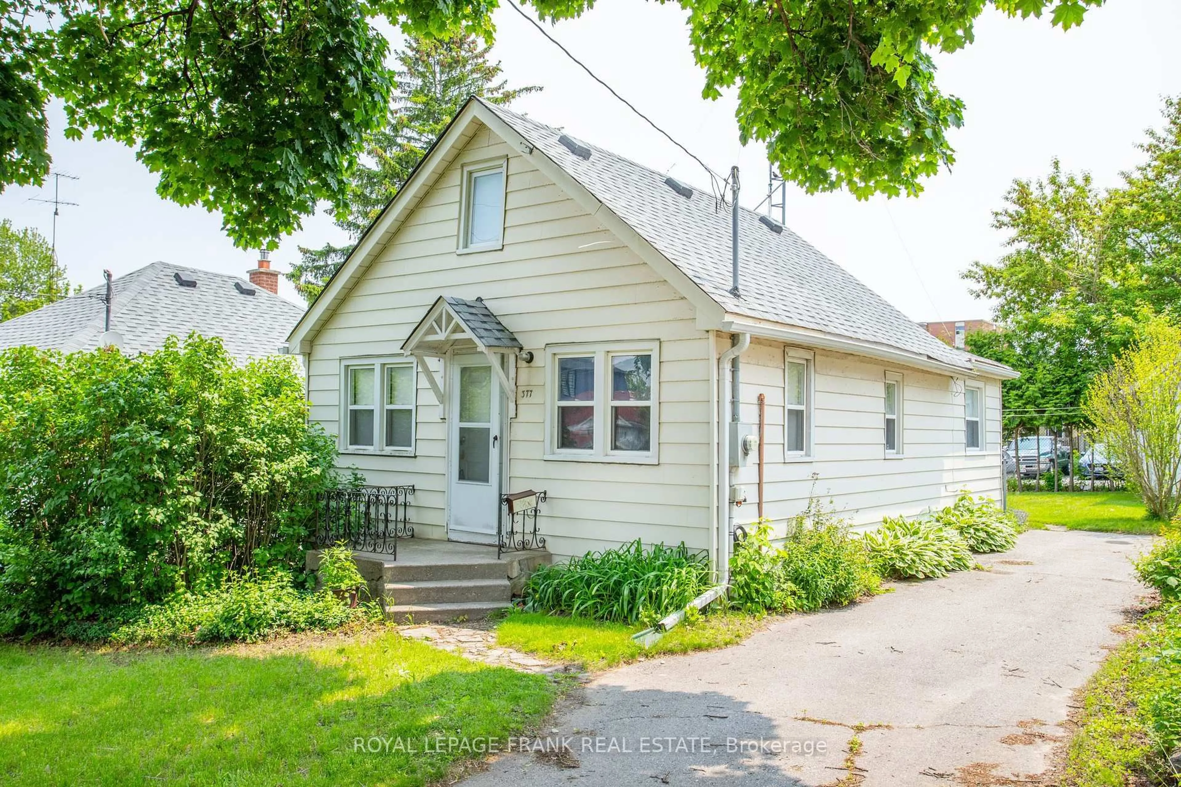 Unknown for 377 Adelaide Ave, Oshawa Ontario L1J 2R7