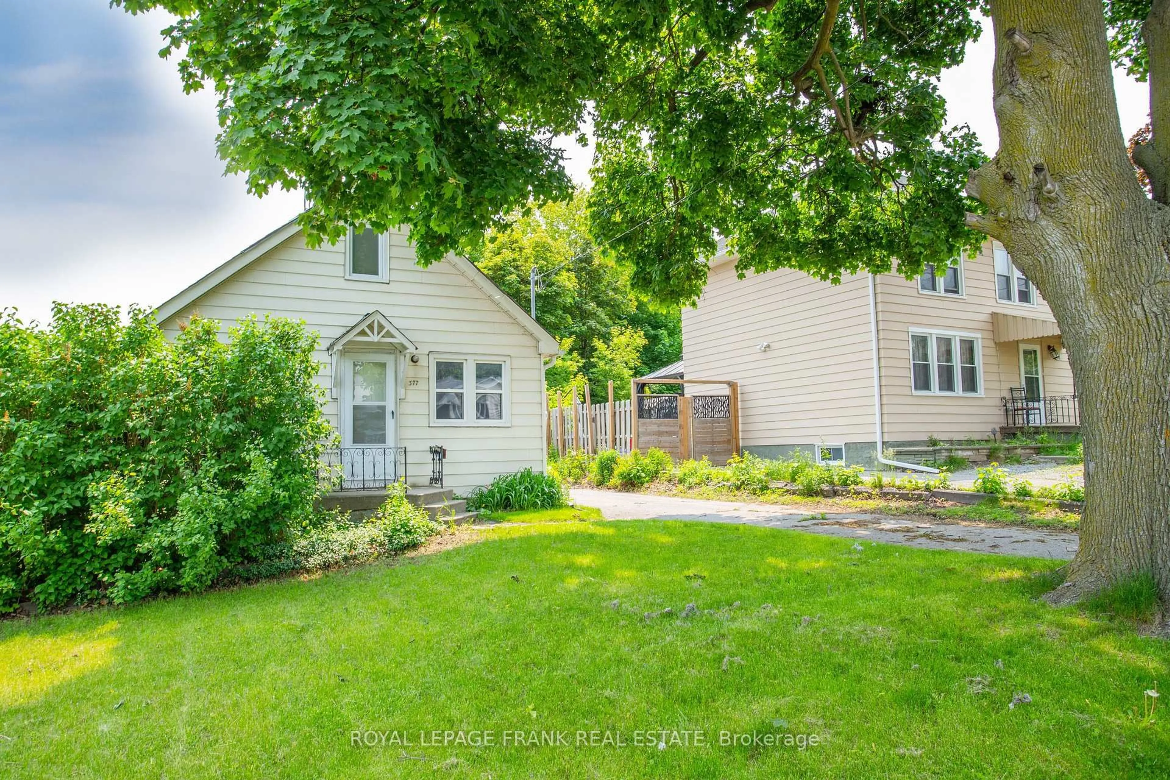 A pic from outside/outdoor area/front of a property/back of a property/a pic from drone, street for 377 Adelaide Ave, Oshawa Ontario L1J 2R7