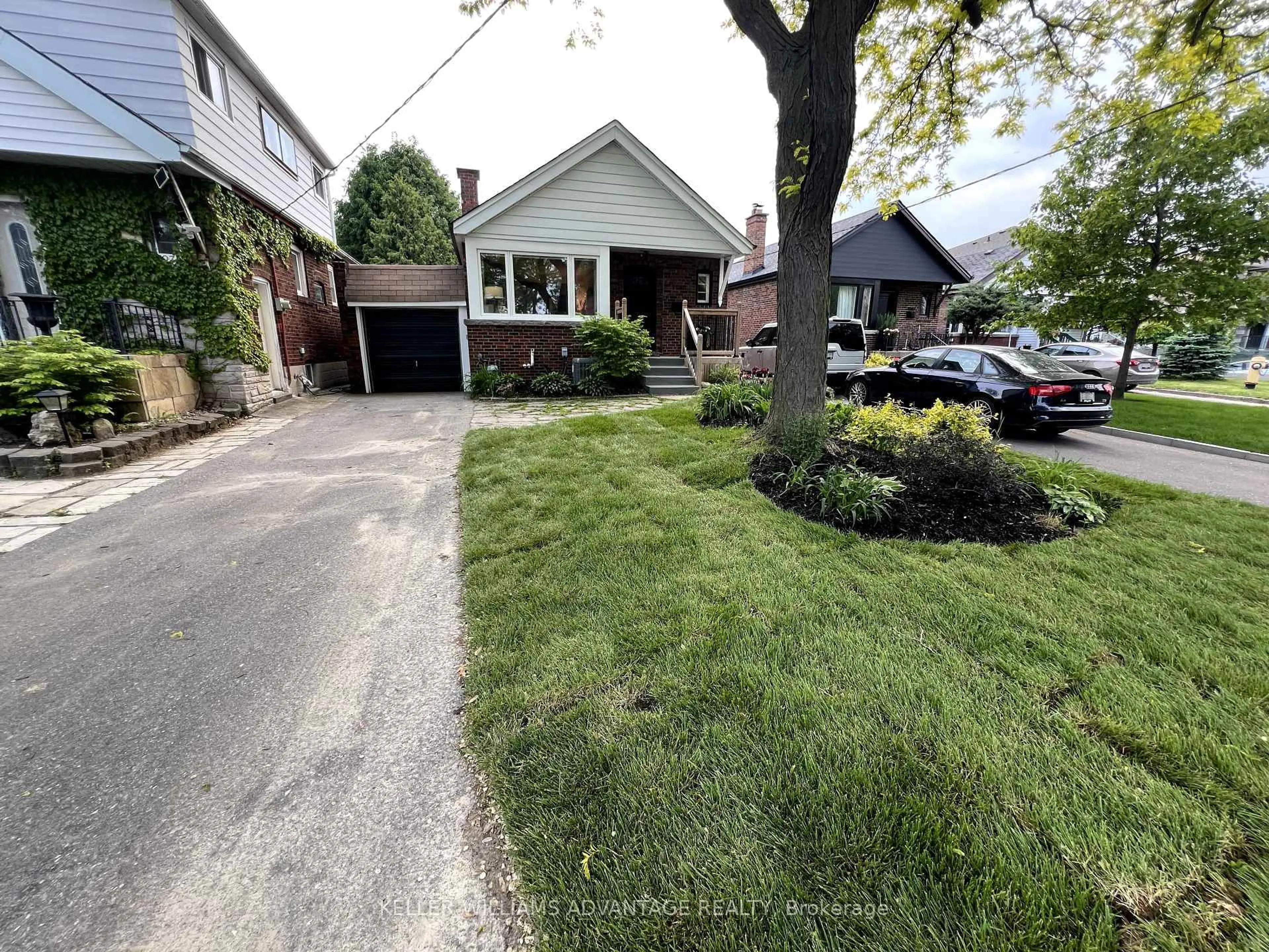 A pic from outside/outdoor area/front of a property/back of a property/a pic from drone, street for 1080 Greenwood Ave, Toronto Ontario M4J 4E4
