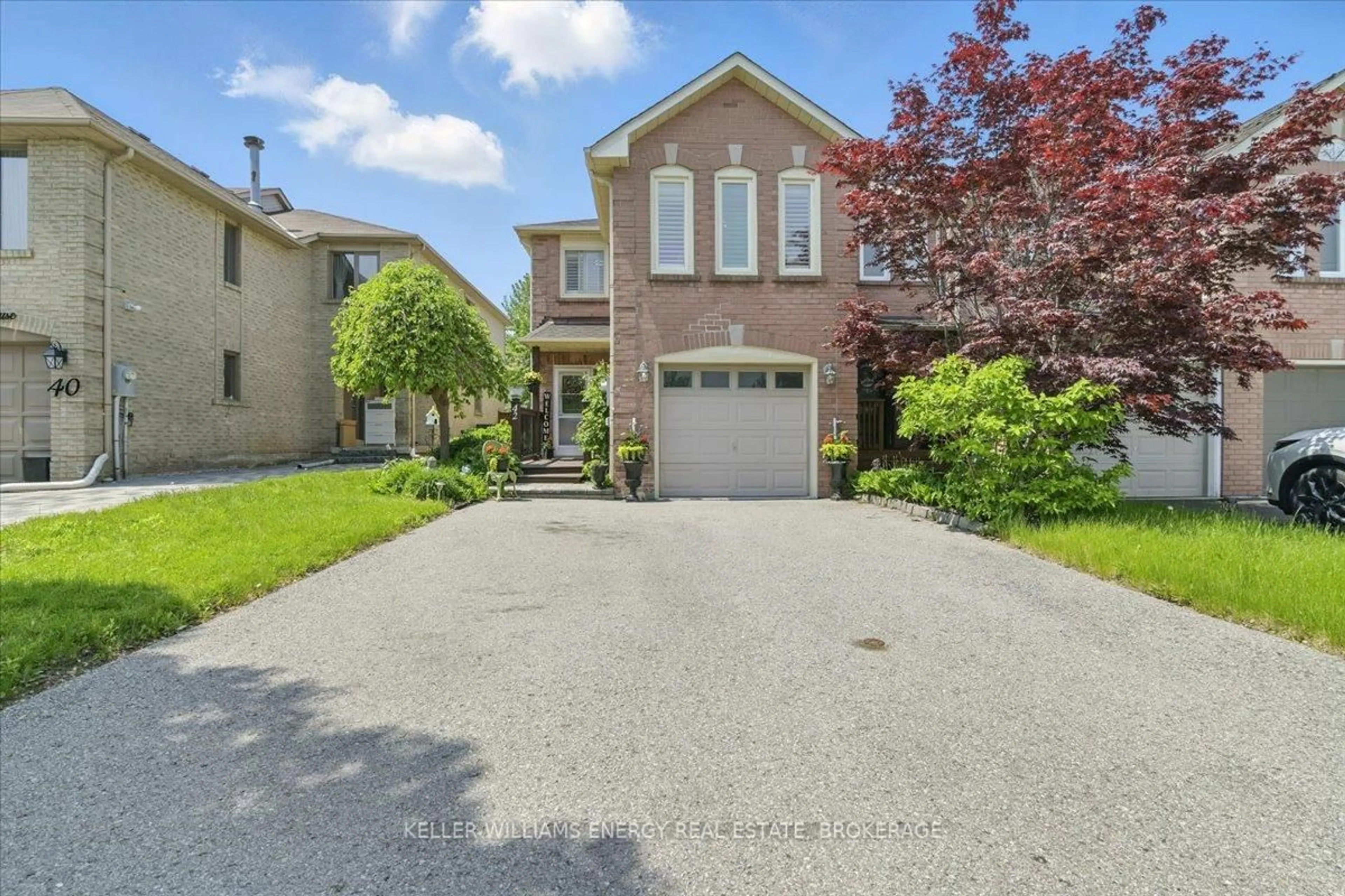 Unknown for 42 Pinebrook Cres, Whitby Ontario L1R 2J7