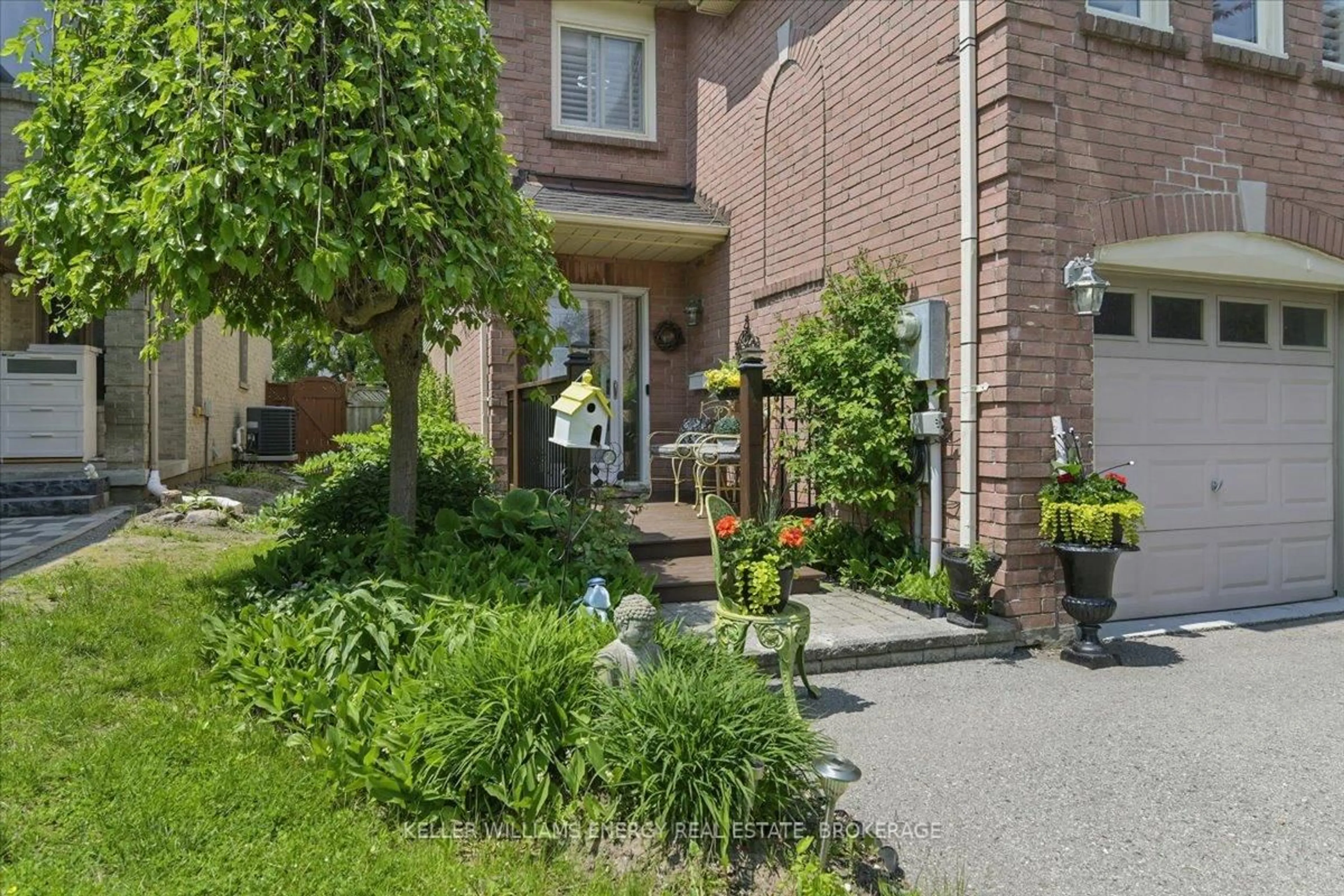 Home with brick exterior material, street for 42 Pinebrook Cres, Whitby Ontario L1R 2J7