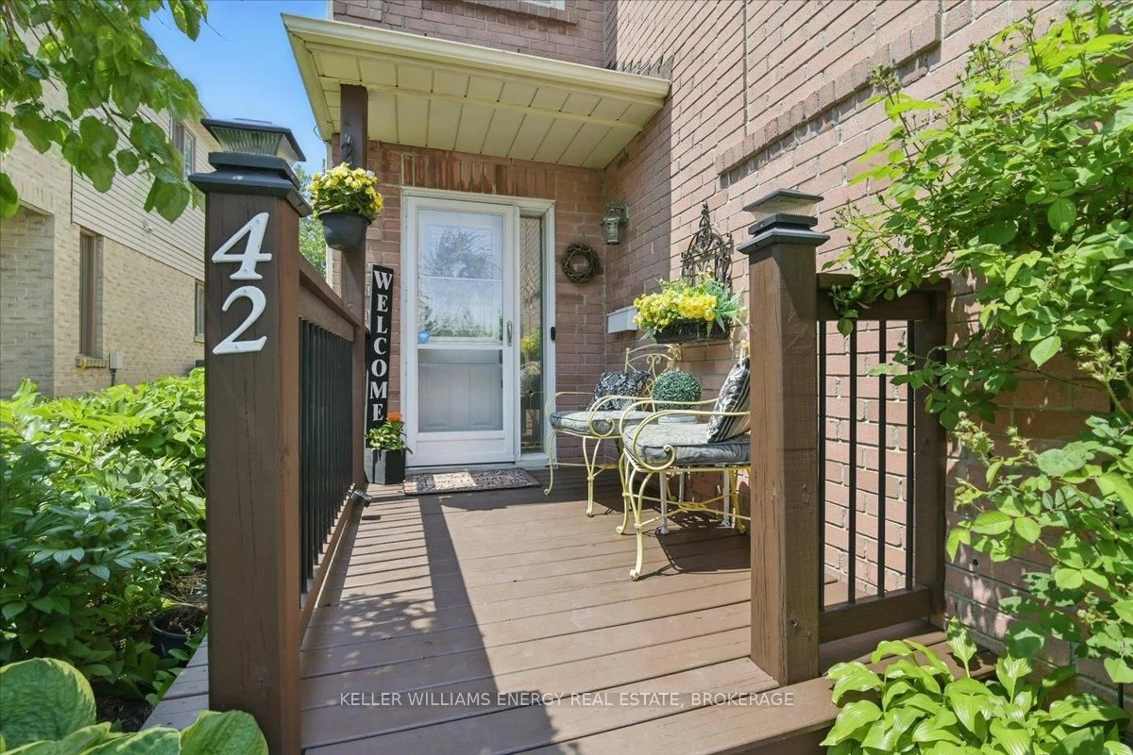 Patio, street for 42 Pinebrook Cres, Whitby Ontario L1R 2J7