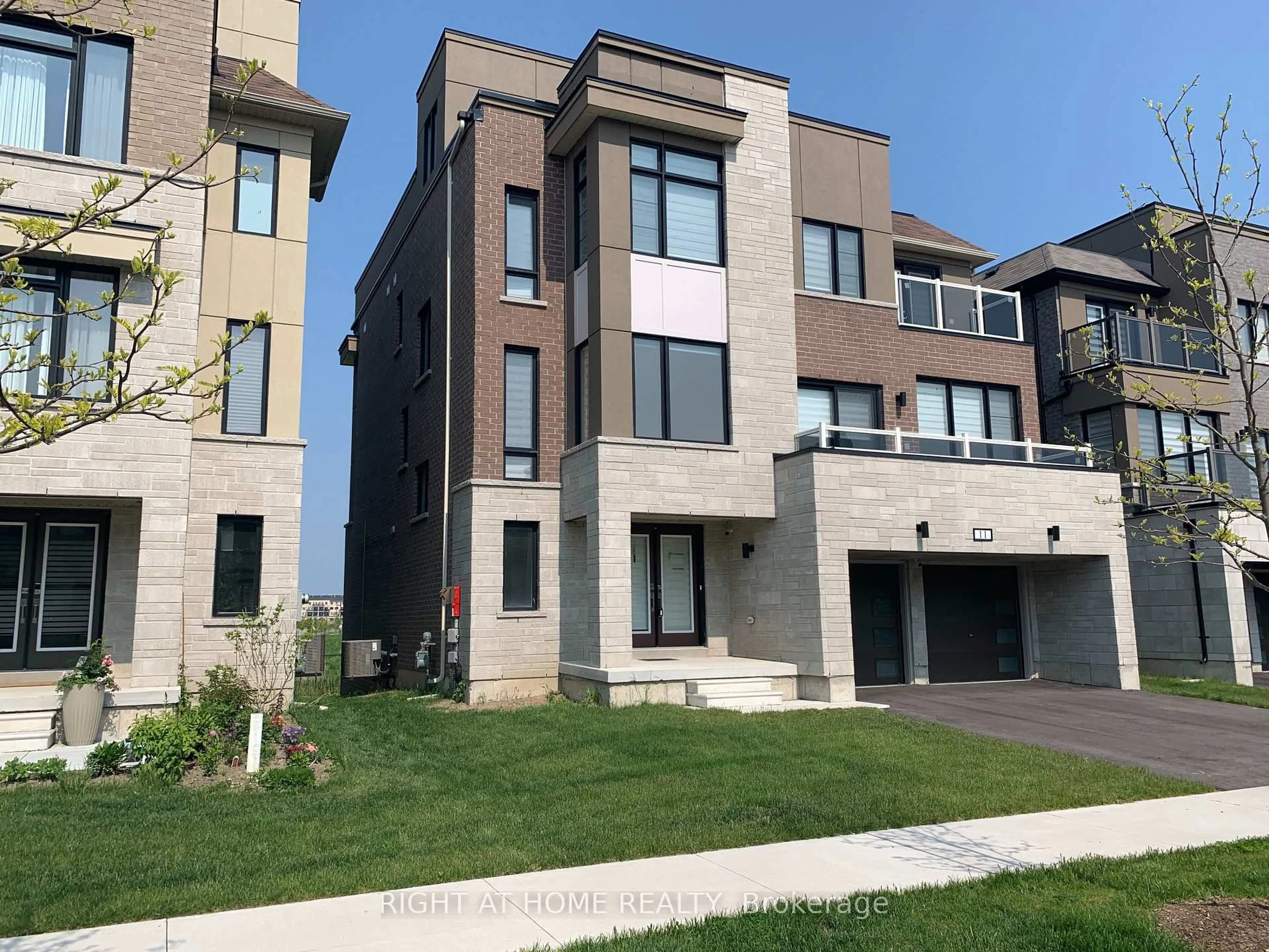 Home with brick exterior material, street for 11 Yacht Dr, Clarington Ontario L1B 4C1