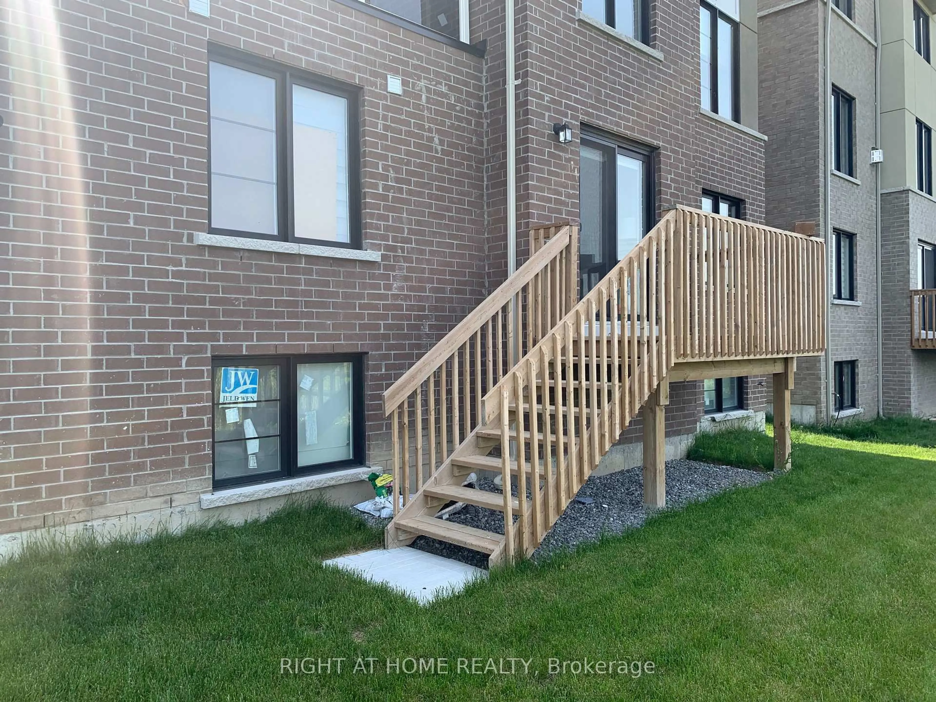 Unknown for 11 Yacht Dr, Clarington Ontario L1B 4C1