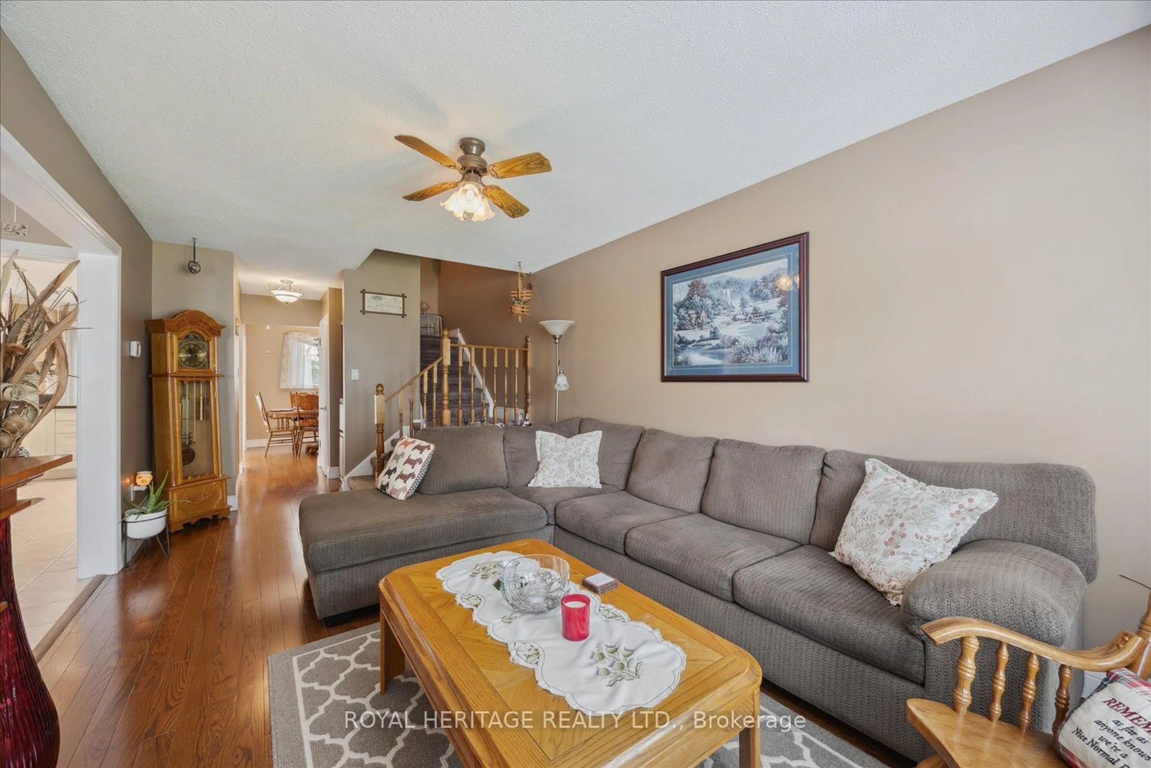 Living room with furniture, unknown for 947 Harding St, Whitby Ontario L1N 1Y8