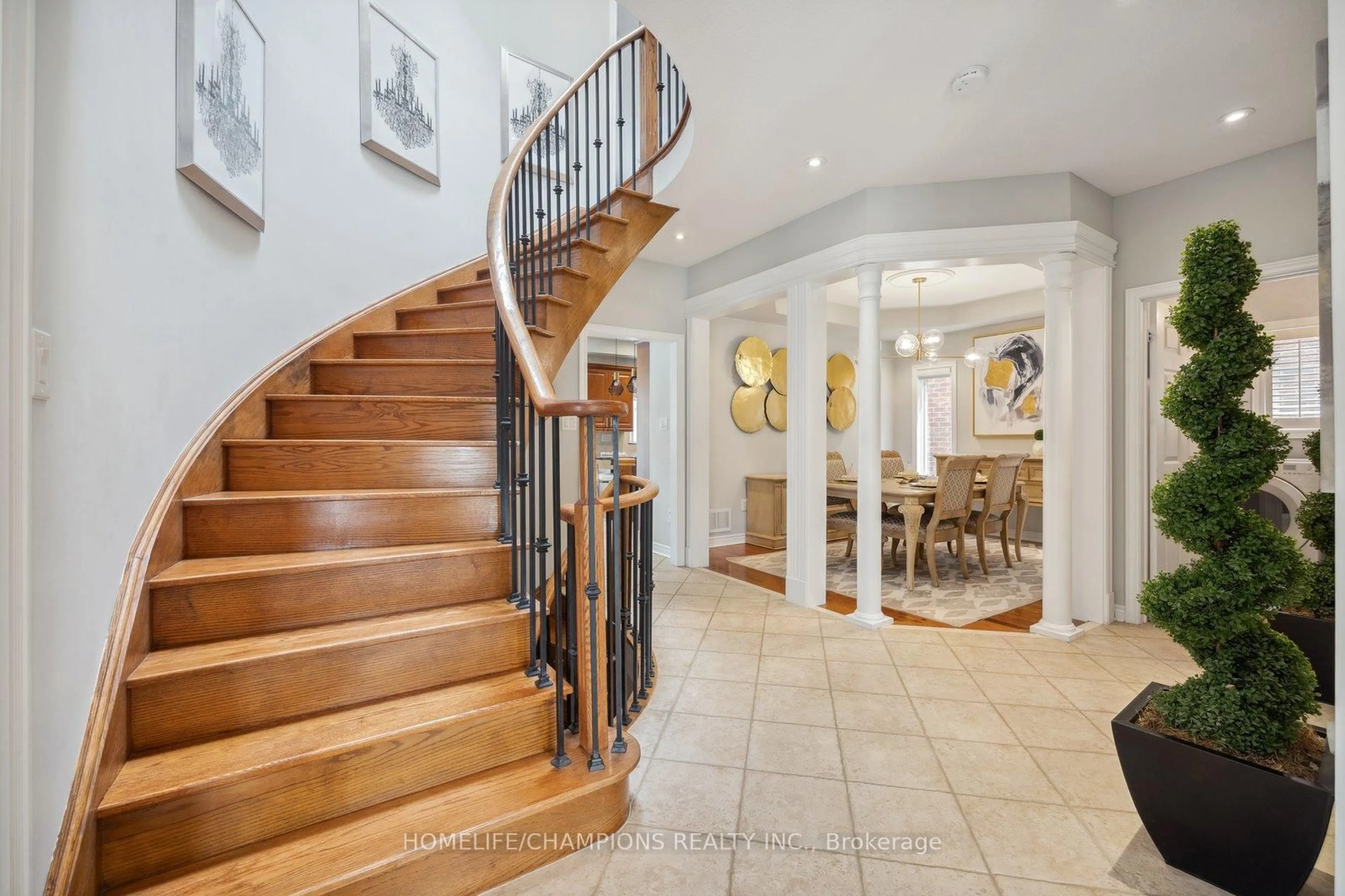 Indoor foyer for 12 Driscoll Dr, Ajax Ontario L1T 0J1