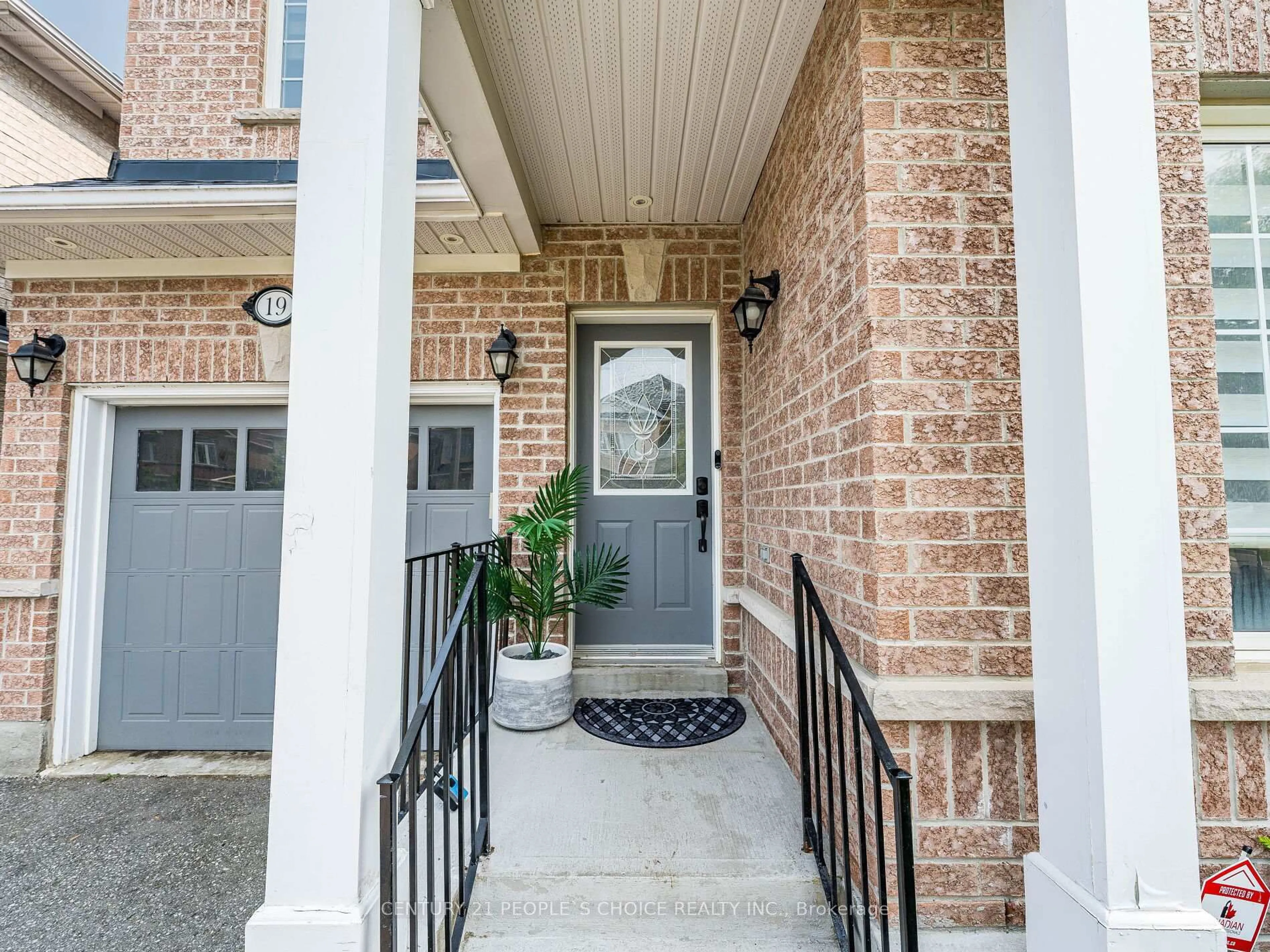 Indoor entryway for 19 Barden Cres, Ajax Ontario L1Z 2A8