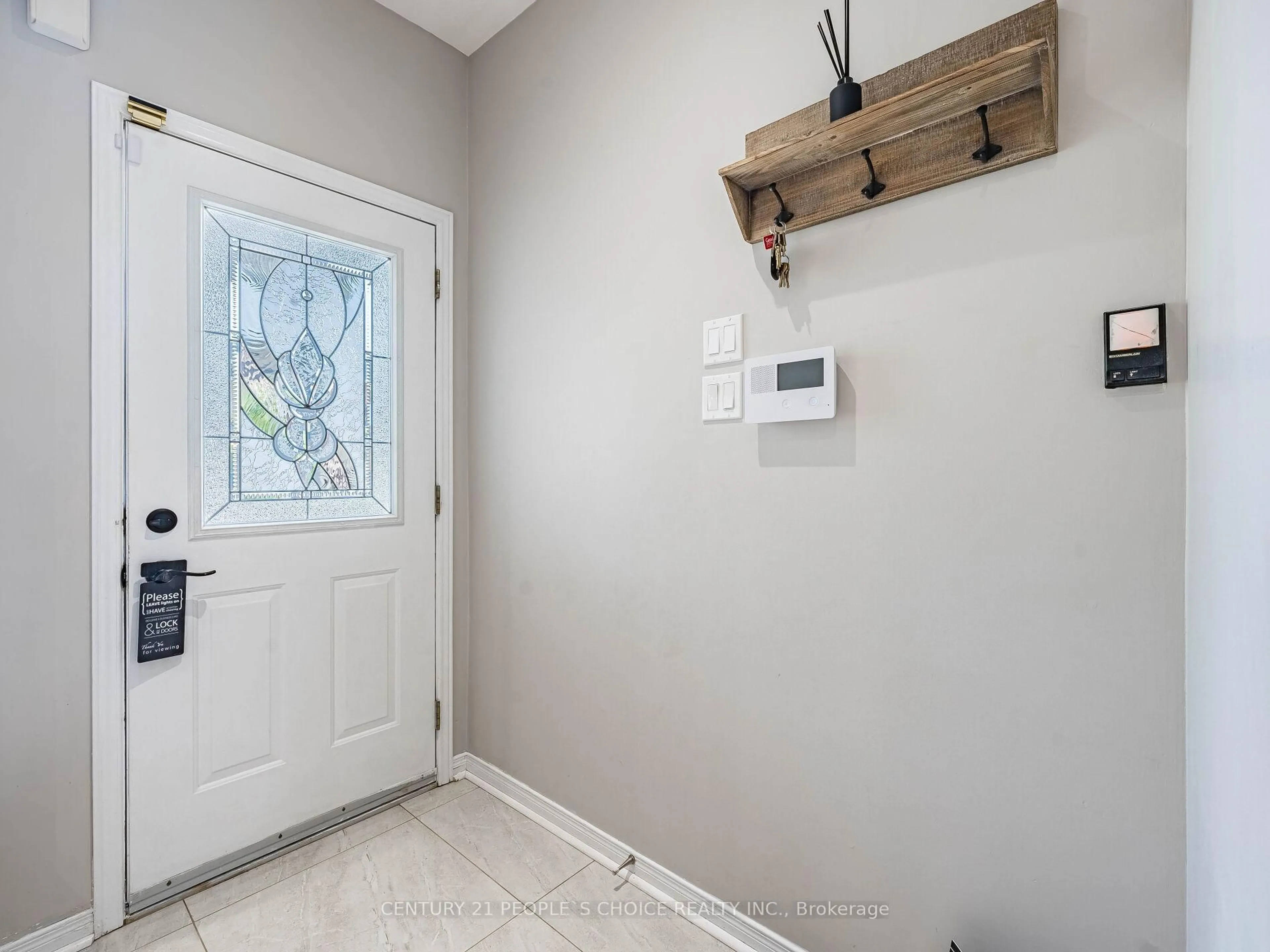 Indoor entryway for 19 Barden Cres, Ajax Ontario L1Z 2A8