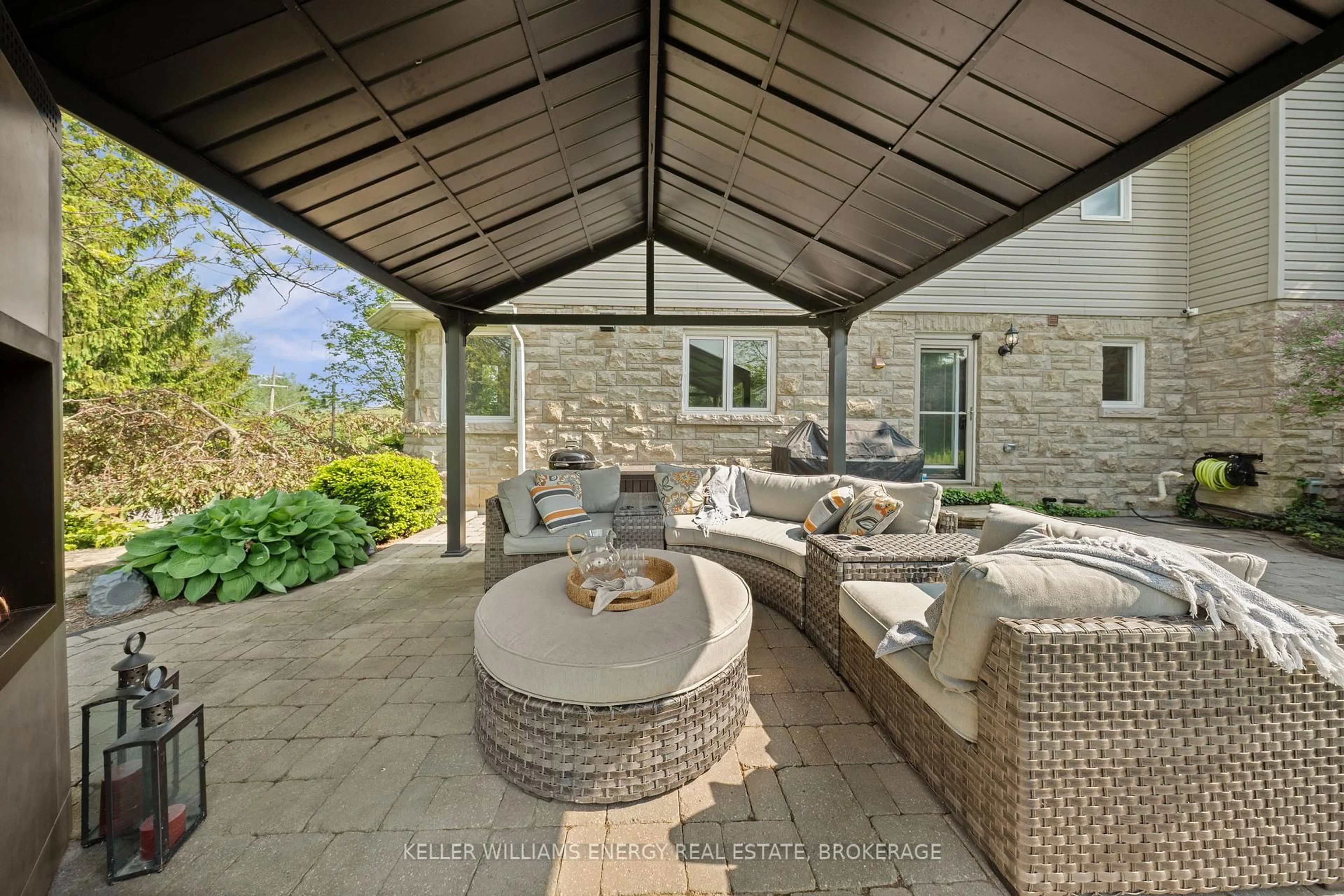 Patio, unknown for 4 Clarke St, Clarington Ontario L1B 1C1