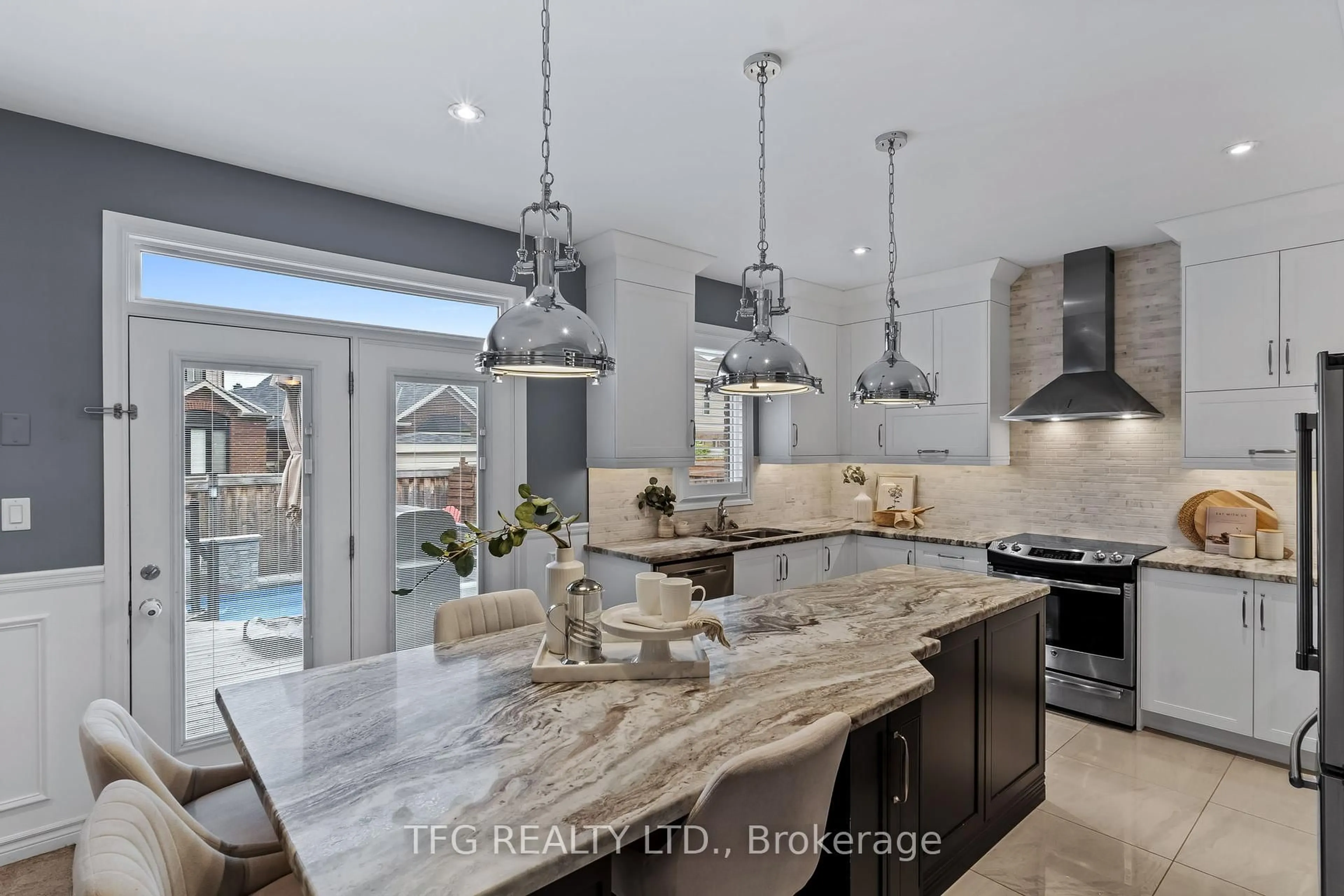 Contemporary kitchen, ceramic/tile floor for 184 Varcoe Rd, Clarington Ontario L1E 0J1