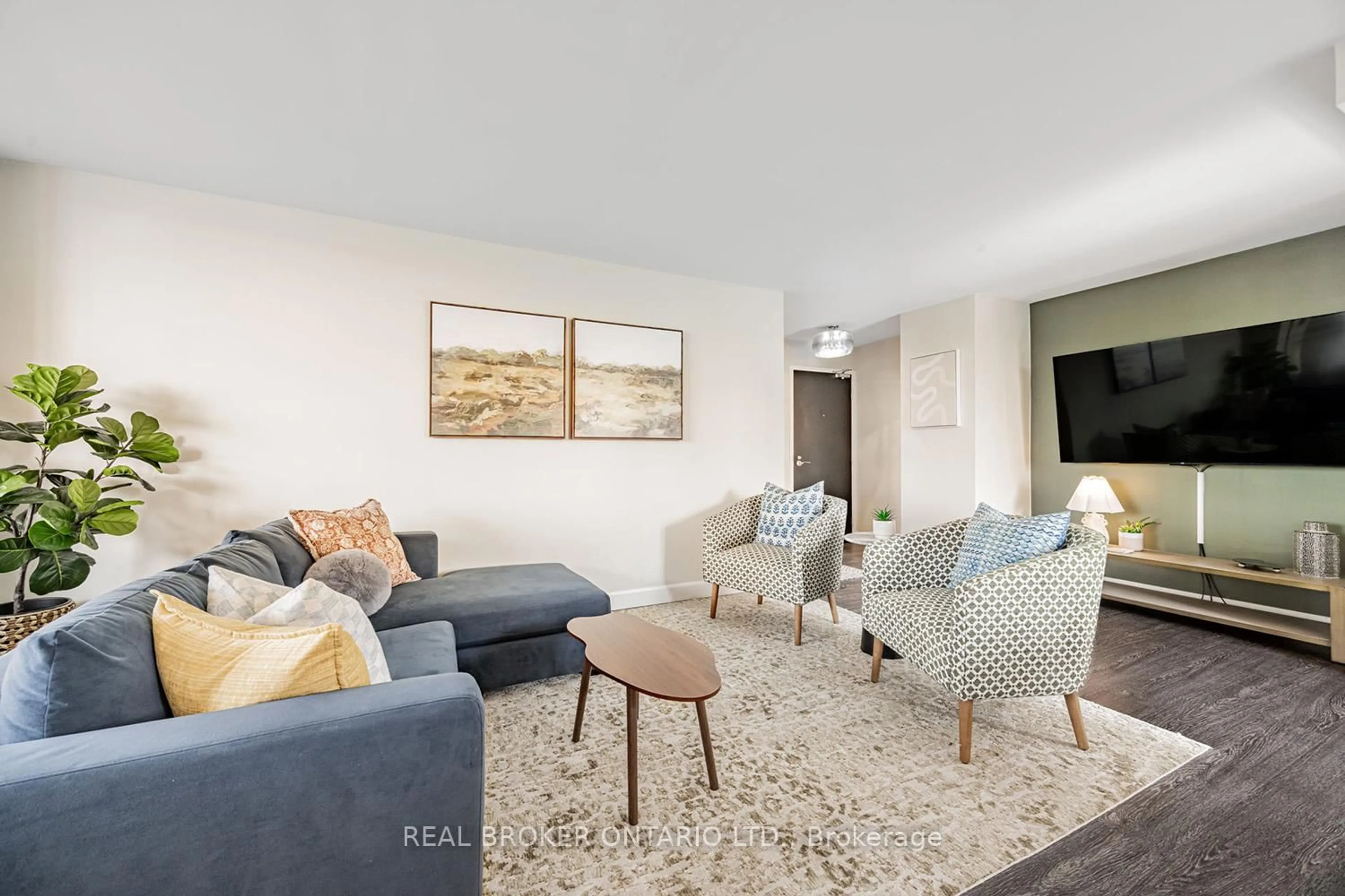 Living room with furniture, unknown for 2721 Victoria Park Ave #506, Toronto Ontario M1T 3N6