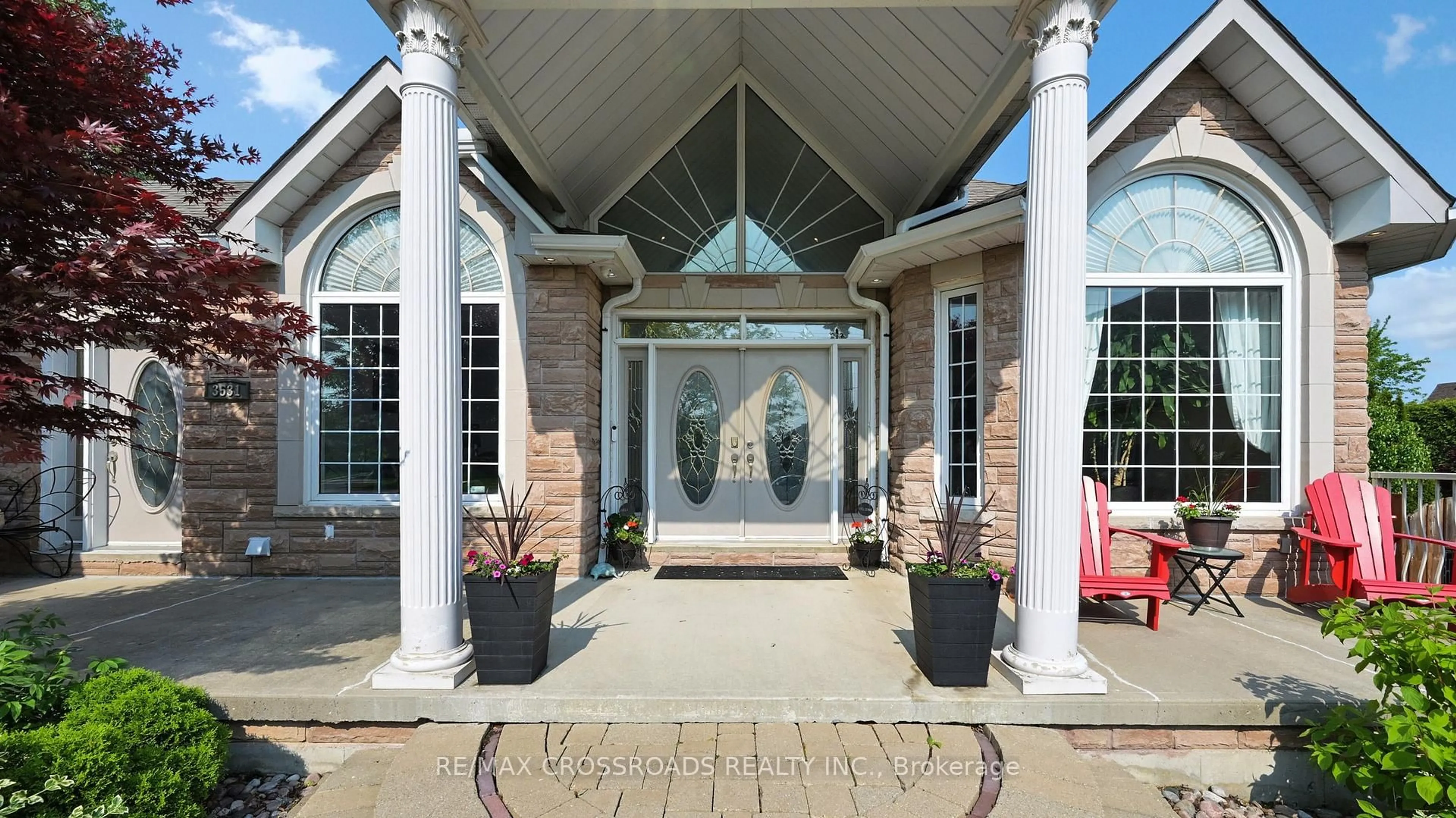 Indoor foyer for 3531 Garrard Rd, Whitby Ontario L1R 3L1
