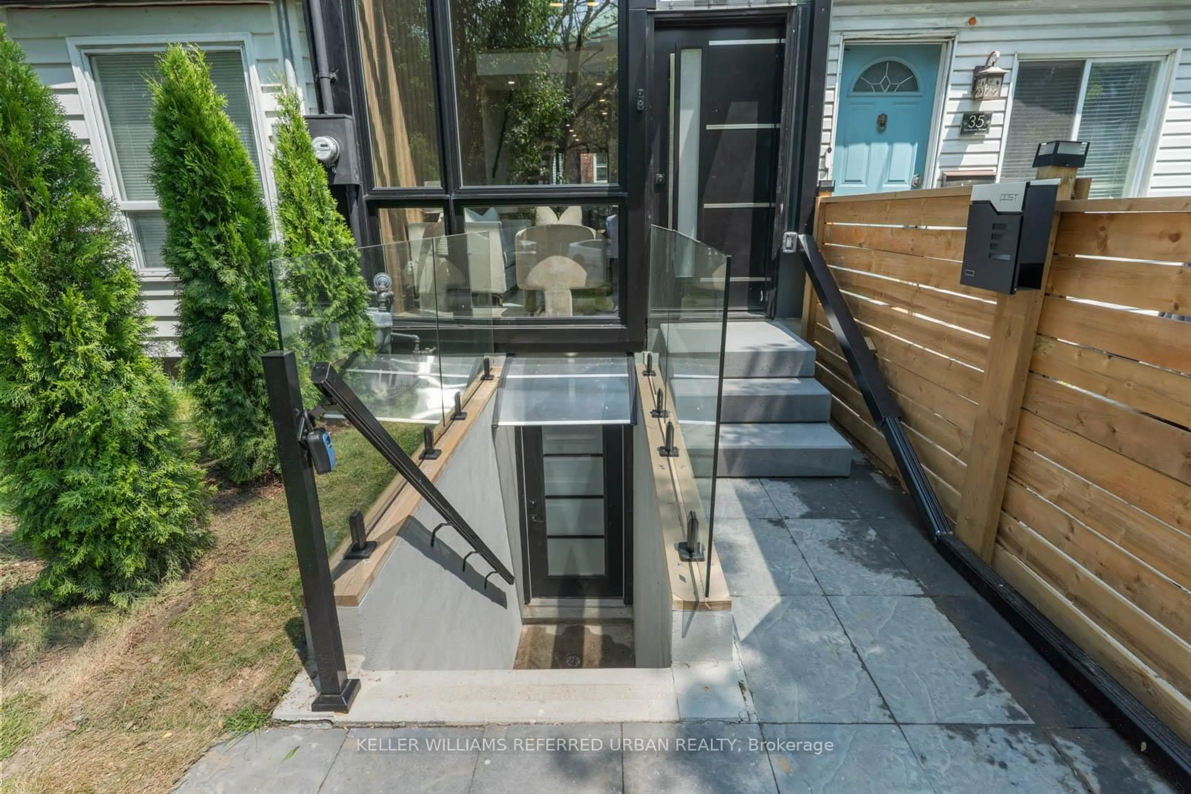 Unknown for 37 Blackburn St, Toronto Ontario M4M 2B3