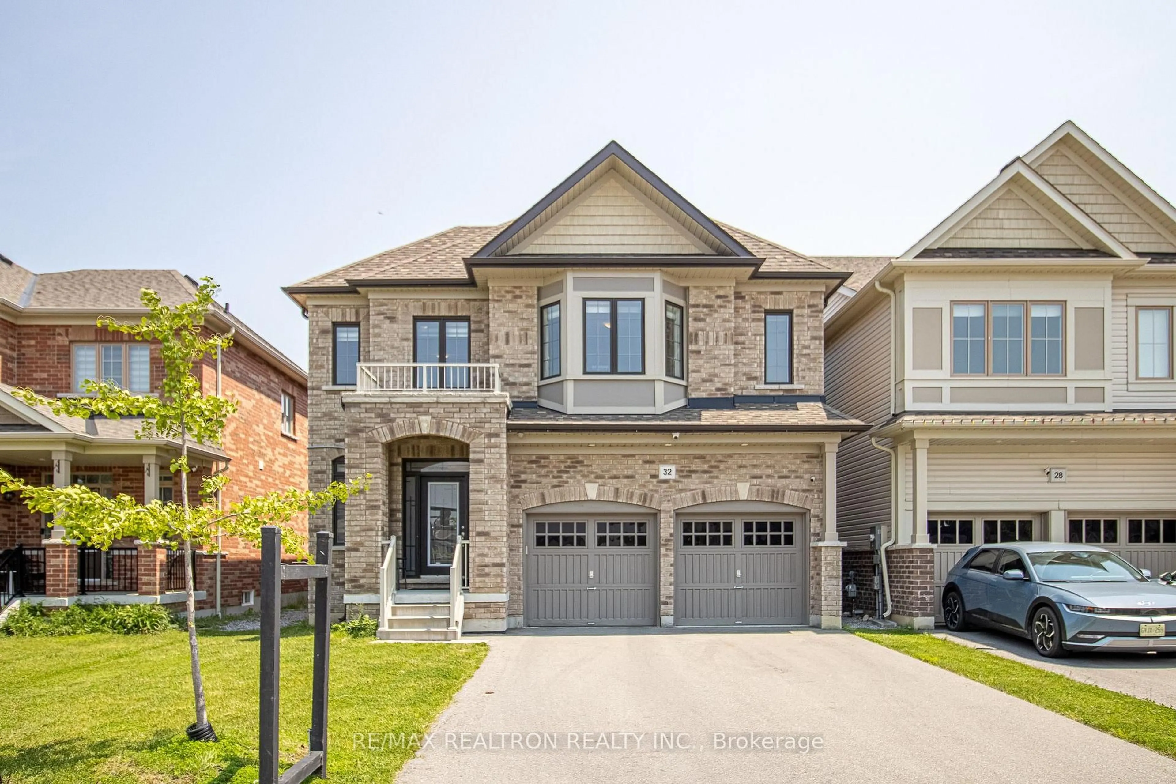 Home with brick exterior material, street for 32 Crombie St, Clarington Ontario L1C 4A1