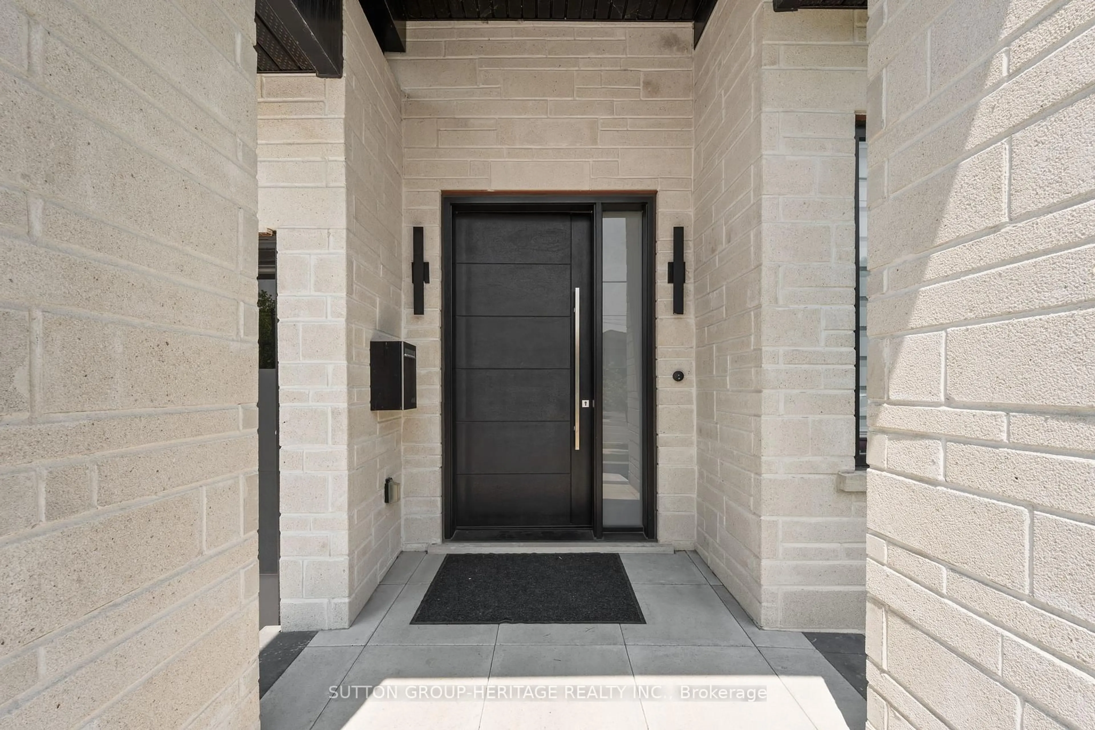 Indoor entryway for 6268 Kingston Rd, Toronto Ontario M1C 1L1