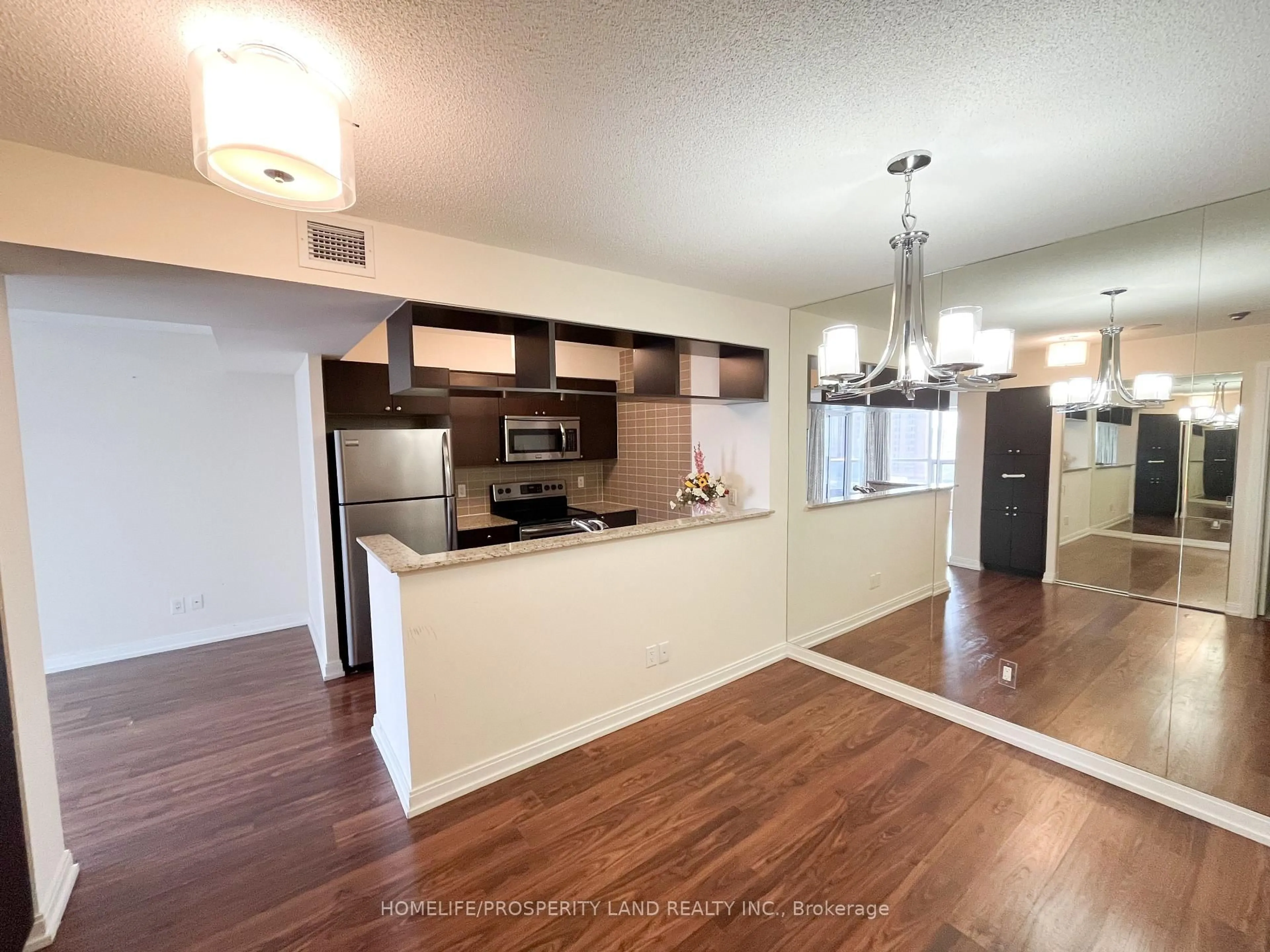 Open concept kitchen, unknown for 181 Village Green Sq #814, Toronto Ontario M1S 0L3