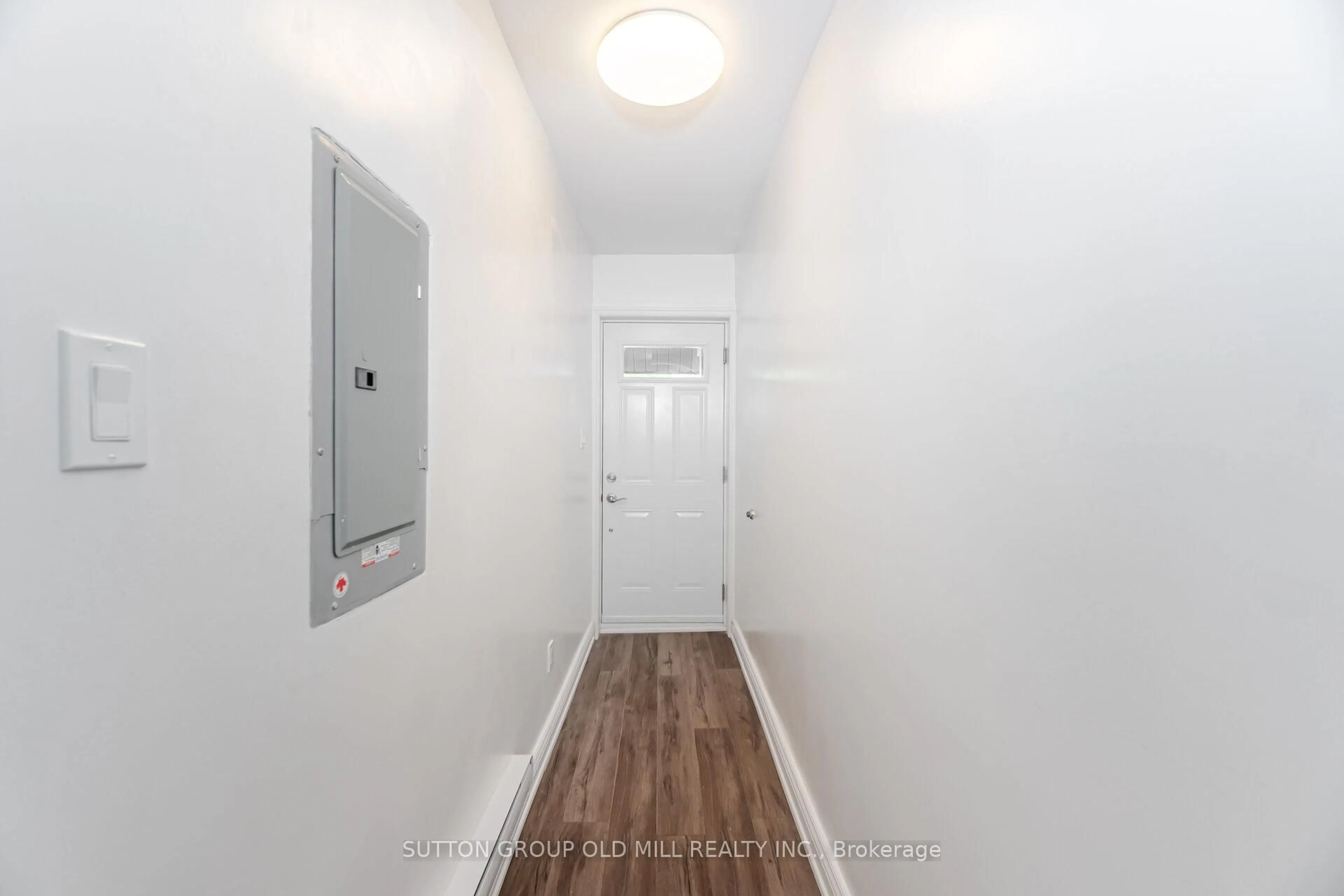 Indoor entryway for 1995 Gerrard St, Toronto Ontario M4E 2A9