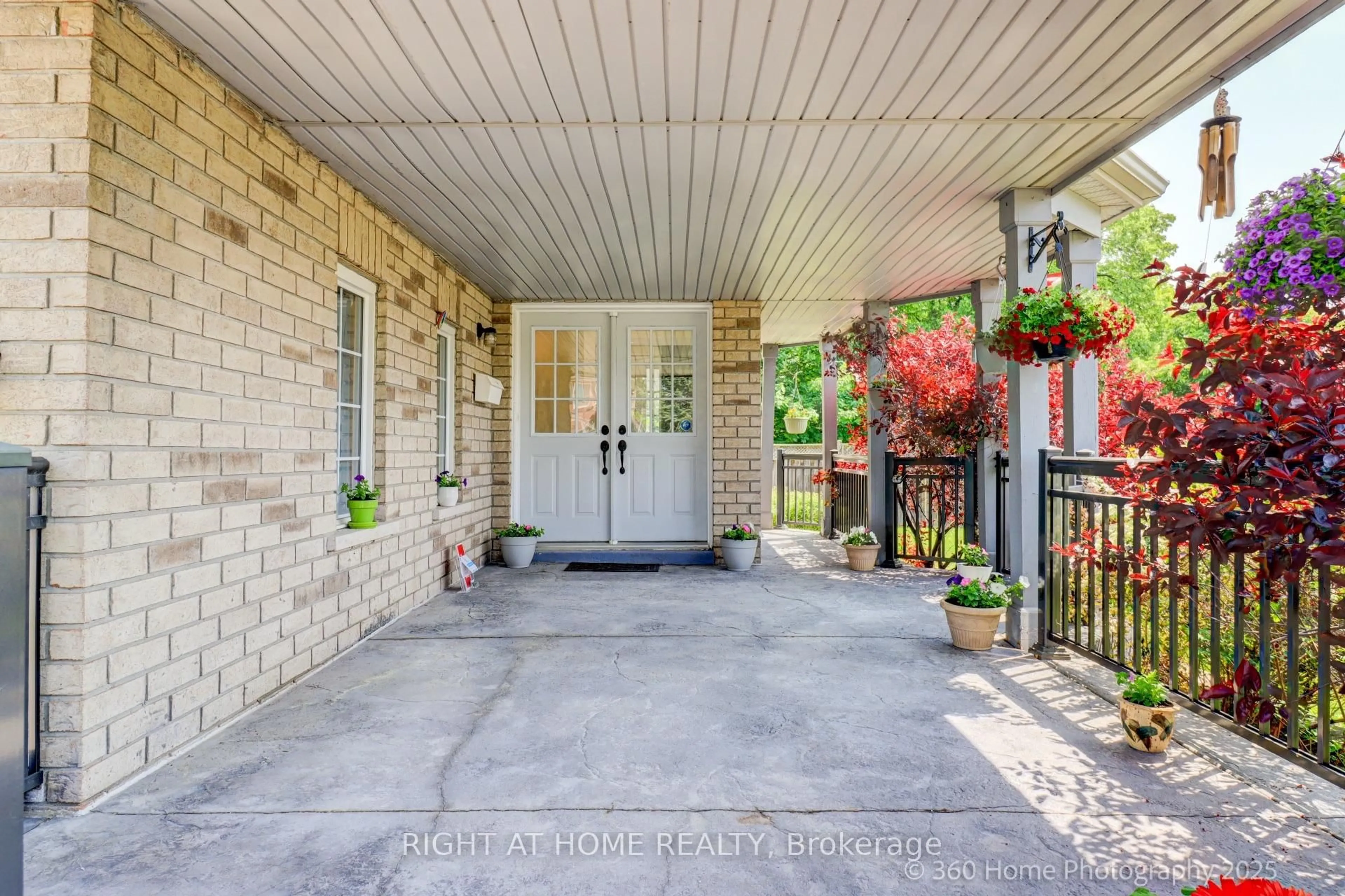 Indoor entryway for 1 Birchcrest Crt, Toronto Ontario M1W 4A4