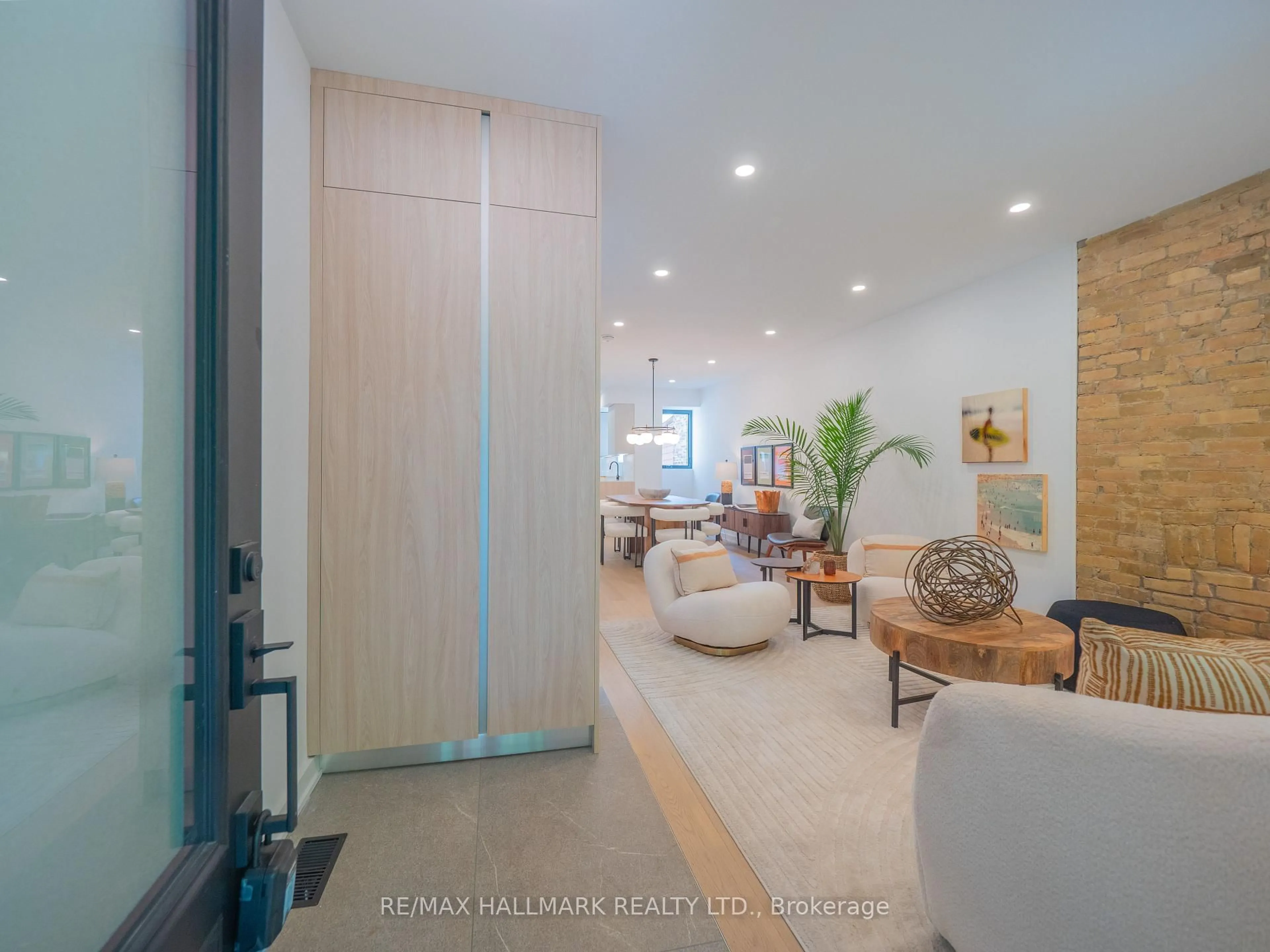 Unknown for 43 Boston Ave, Toronto Ontario M4M 2T8