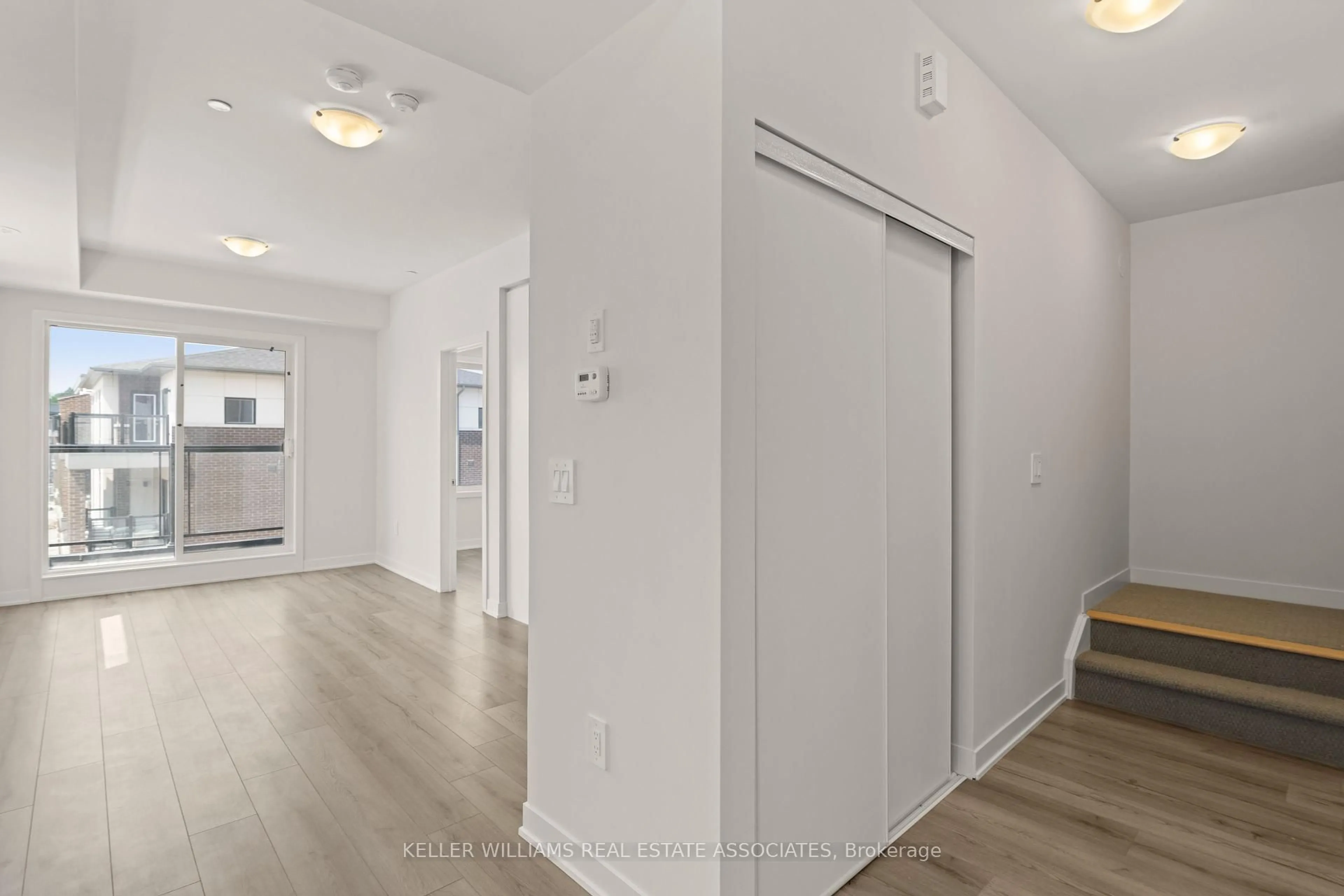 Indoor entryway for 1695 Dersan St #120, Pickering Ontario L1V 2P8