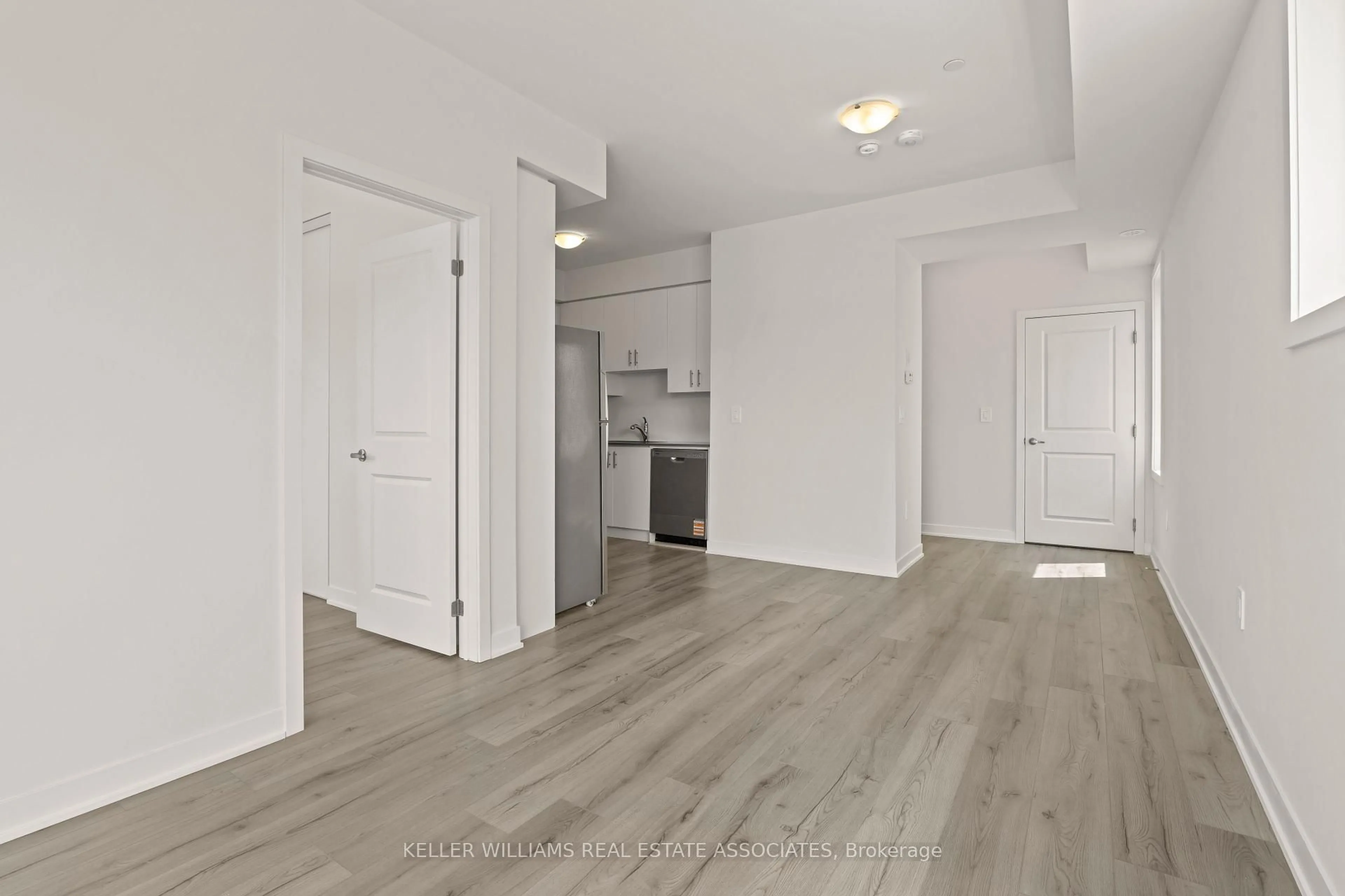 A pic of a room for 1695 Dersan St #120, Pickering Ontario L1V 2P8
