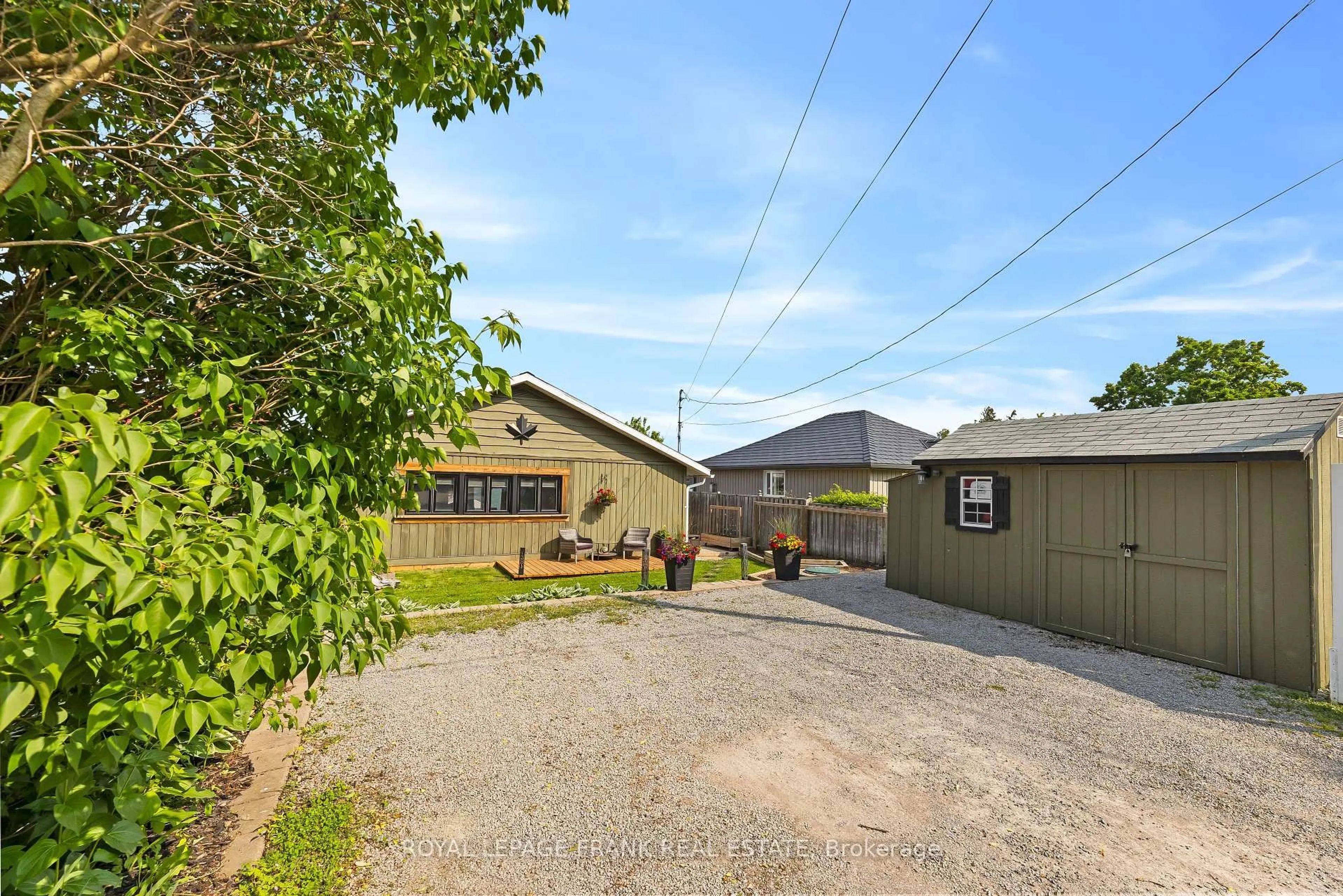 A pic from outside/outdoor area/front of a property/back of a property/a pic from drone, street for 264 Williams Point Rd, Scugog Ontario L0B 1E0