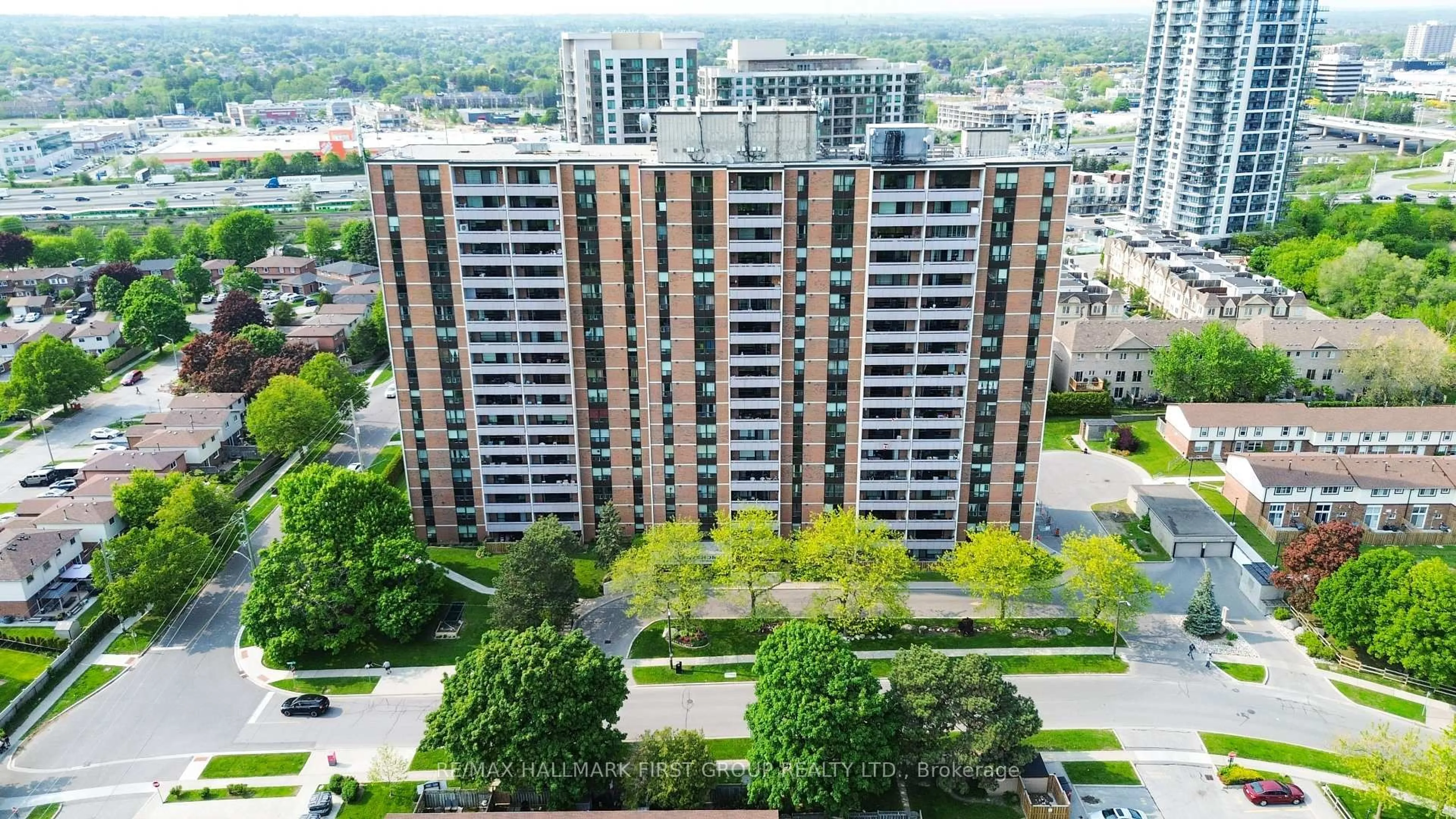 A pic from outside/outdoor area/front of a property/back of a property/a pic from drone, city buildings view from balcony for 1210 Radom St #209, Pickering Ontario L1W 2Z3